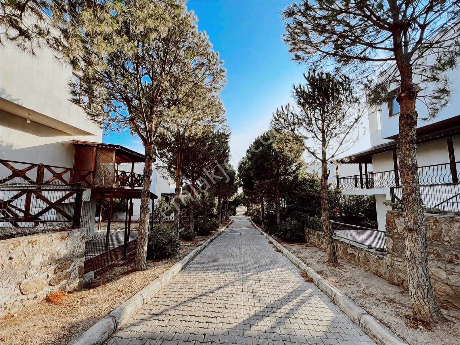 Asos Kocaköy Mevkii Özel Plajlı Tadilatlı 3+1 Tripleks Villa - Görsel 4