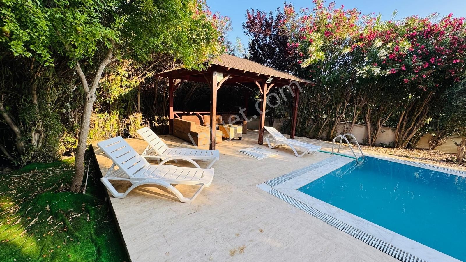 Satılık Özel Havuzlu 3+1 Villa - Görsel 12