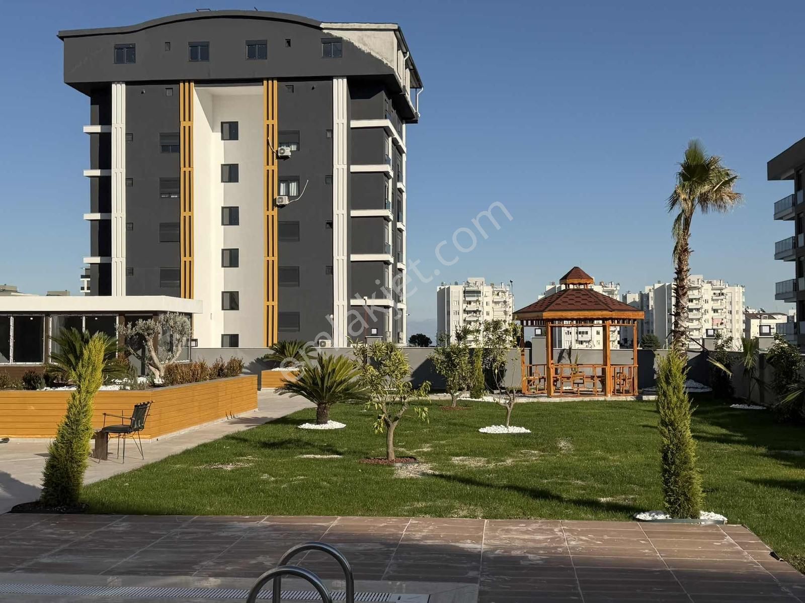 Çankaya Mahallesinde, Kapalı Otoparklı, Y.ısıtmalı 1+1 Daire - Görsel 24