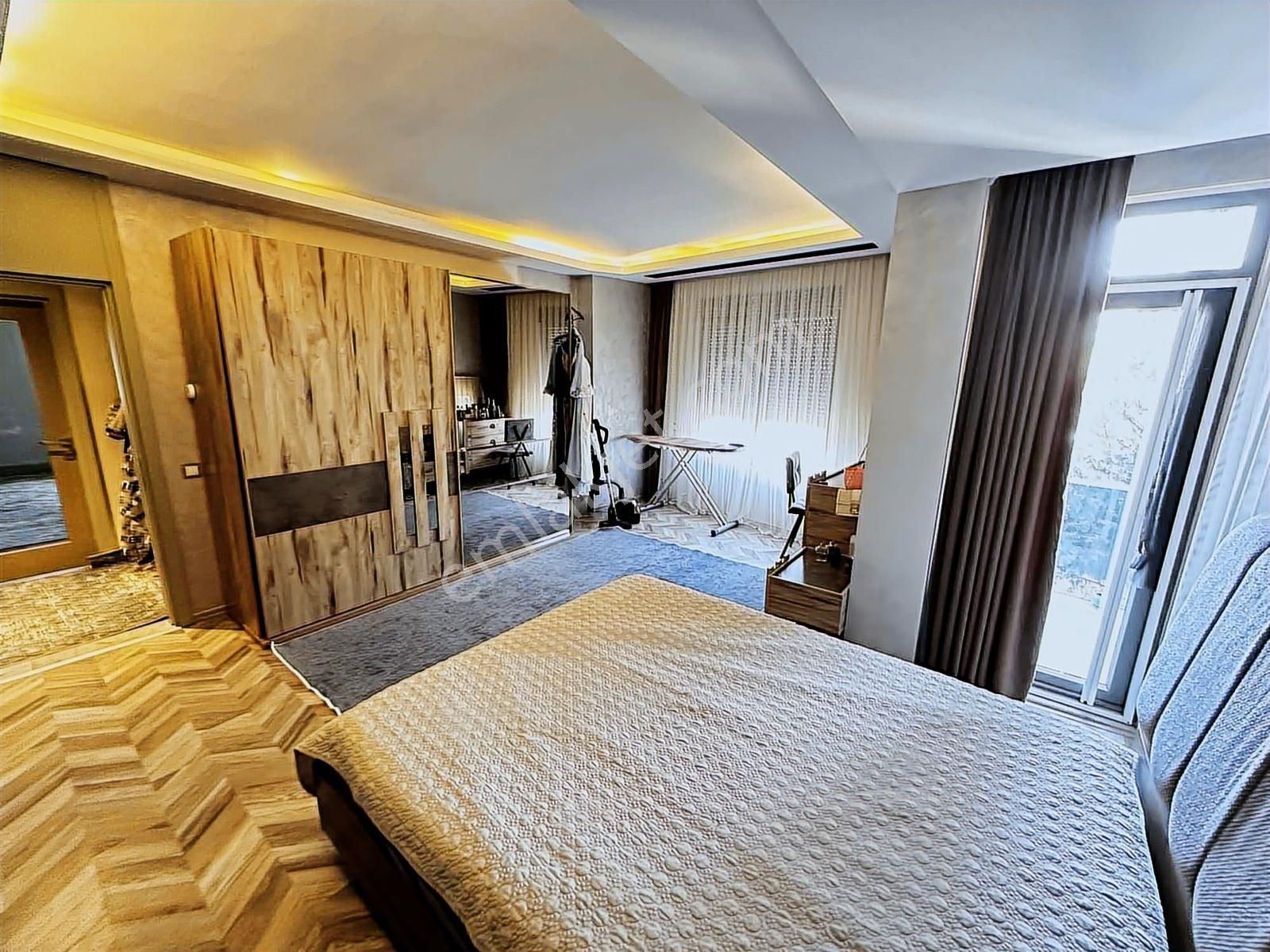 Aydoğmuş'ta Eşyalı Satılık 4+1 Tramvay'a 100m - Görsel 18