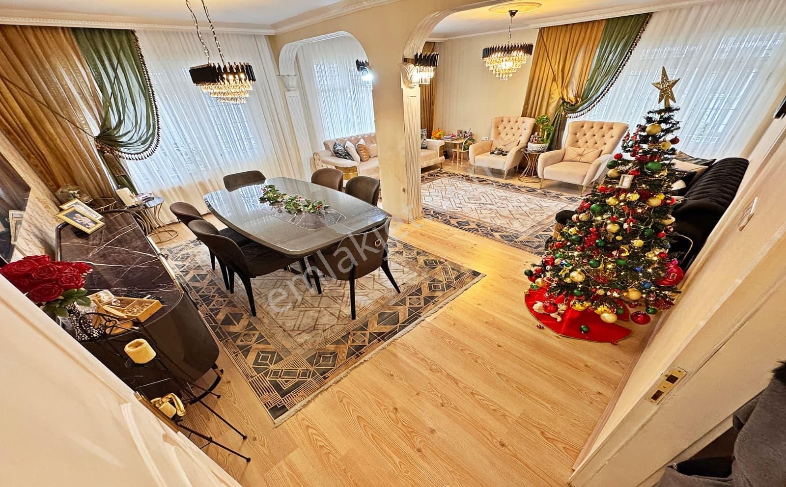 Kariyer'den Aşağı Eğlence'de Kat Konumunda 3+1 Ultra Lüx 130m2 Daire