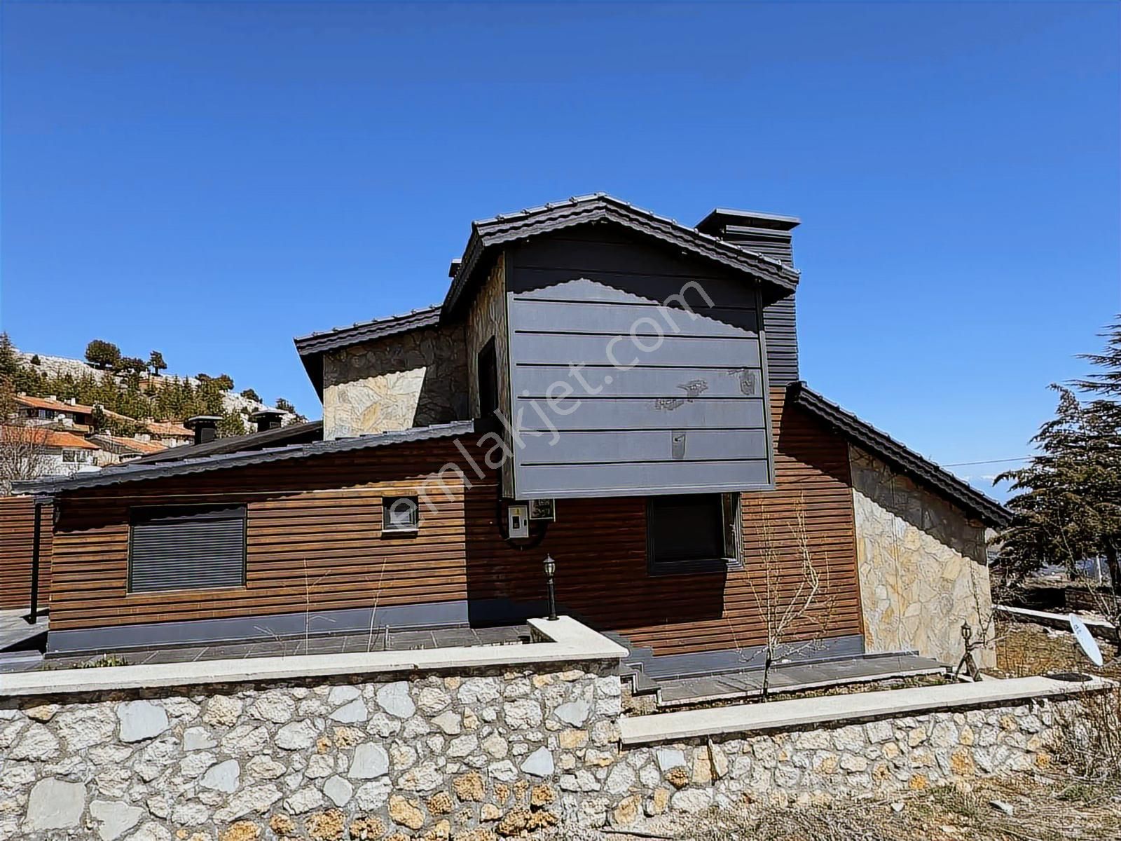 Antalyanın Gözde Kayak Merkezinde 4 Cepheye Bakan Lüks Villa! - Görsel 18