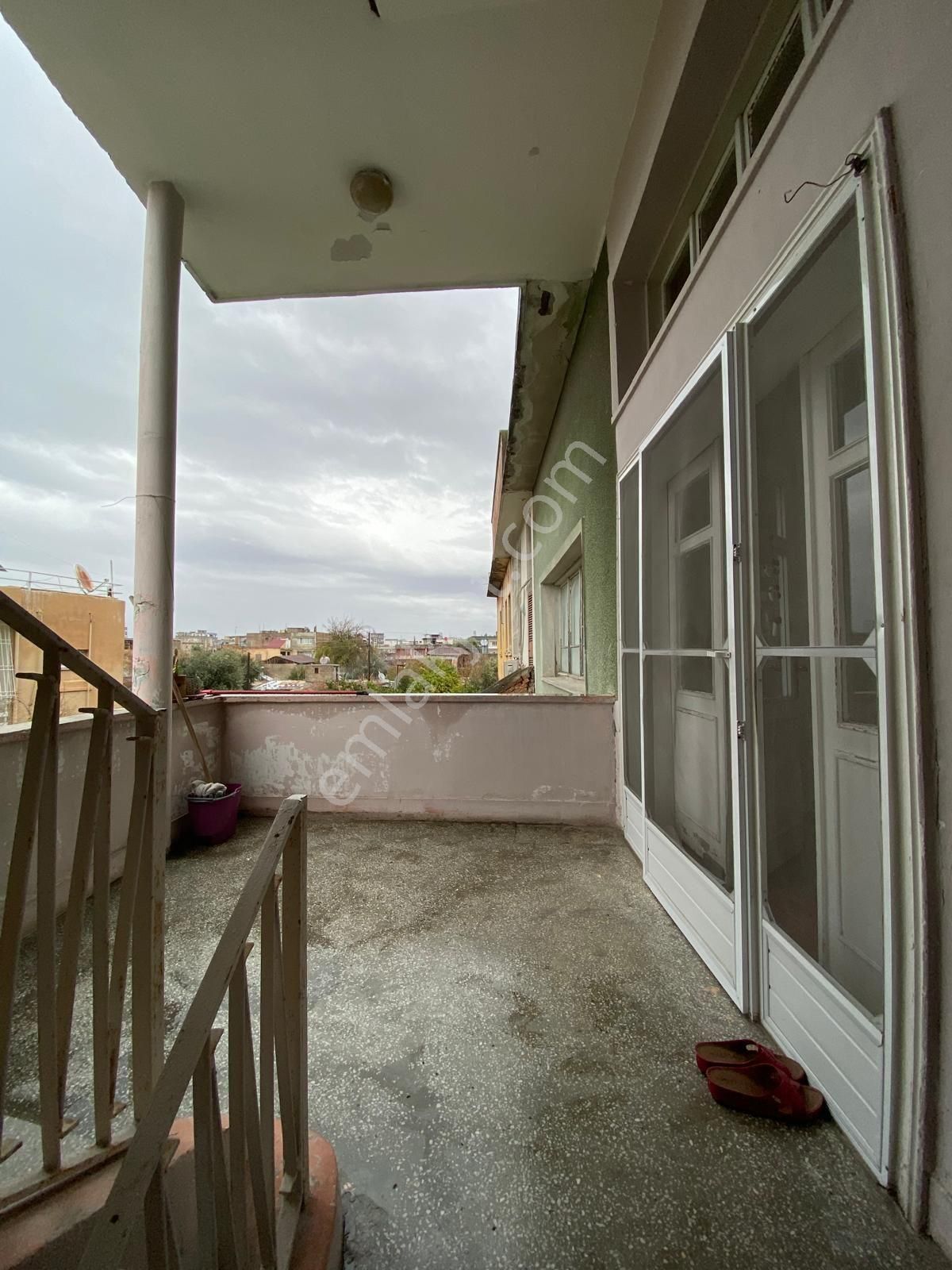 Ceyhan Muradiye'de Satılık 4+2 Müstakil Ev Hasarsız