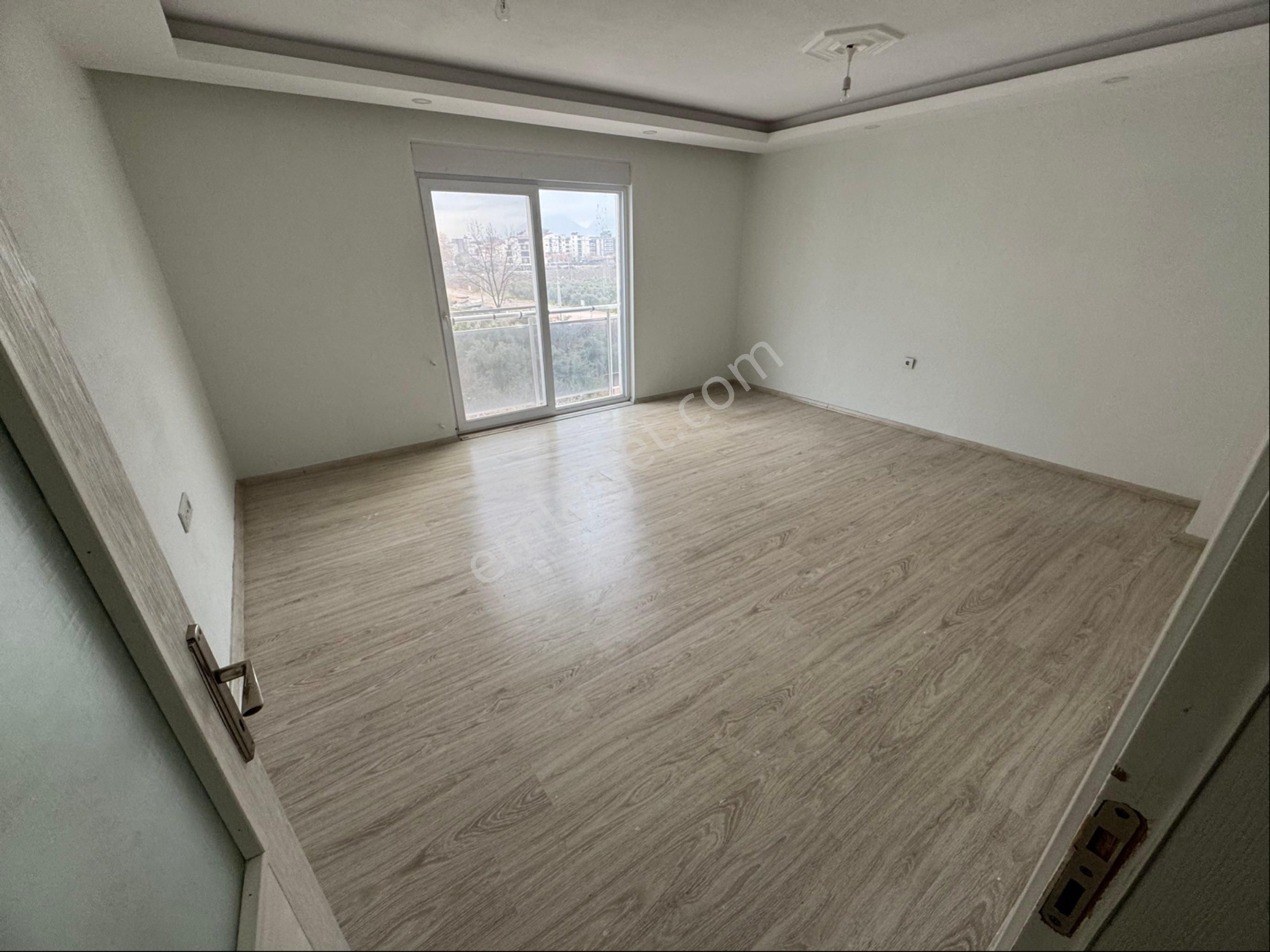 Atatürk Cad Üstü Geniş 3+1 Kiralık - Görsel 5