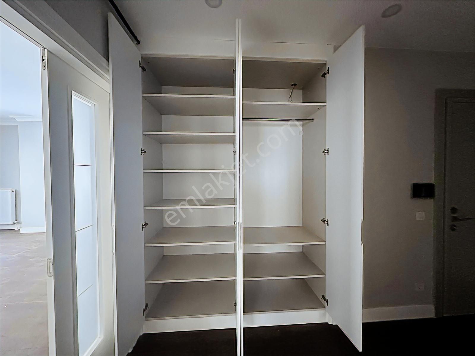 Sahile Kısa Yürüyüş Mesafesinde Bağdat Caddesi'ne Çok Yakın 4+1 - Görsel 8