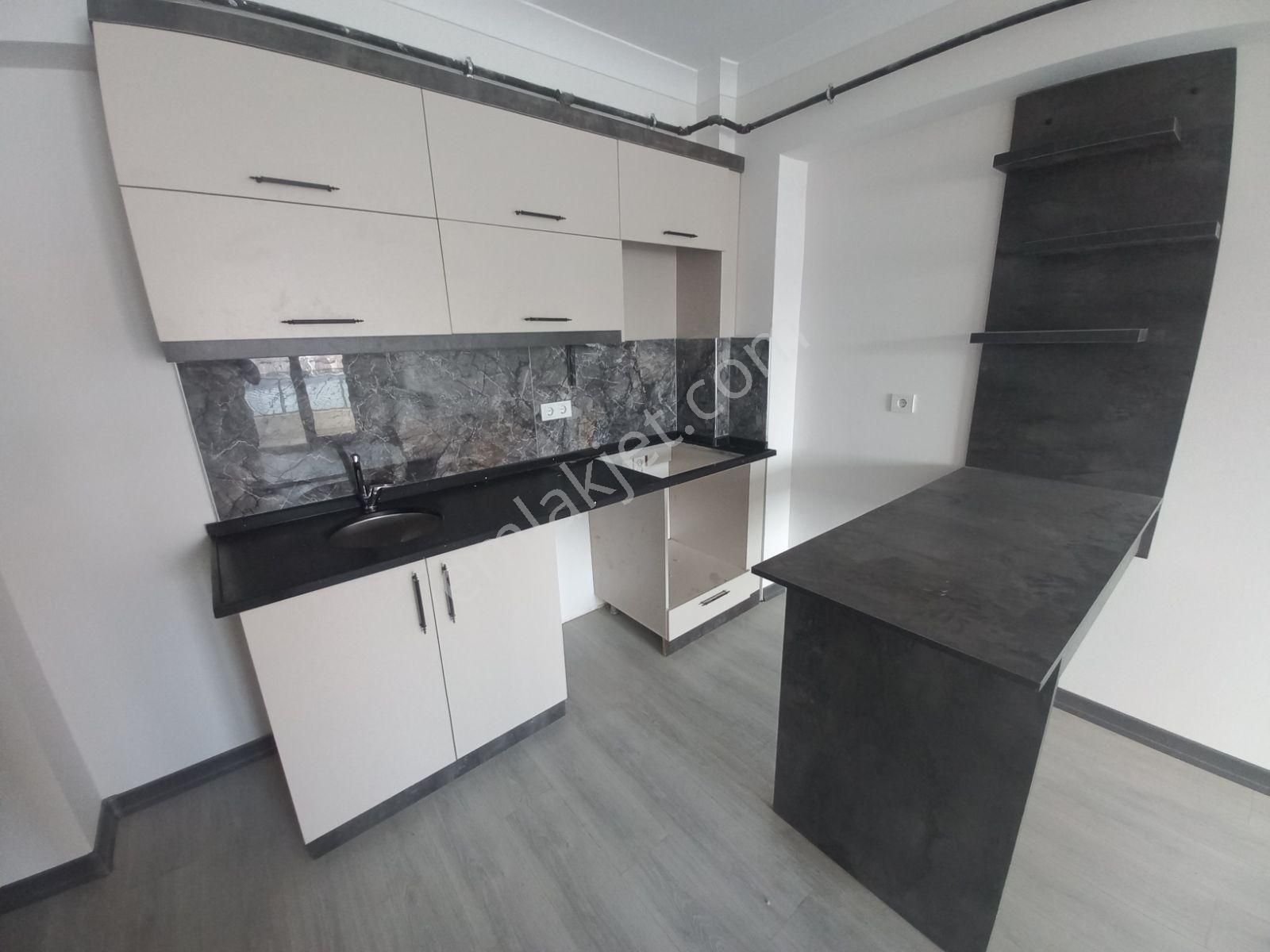 Şehir Merkezinde Satılık Sıfır 1+1 - Görsel 2