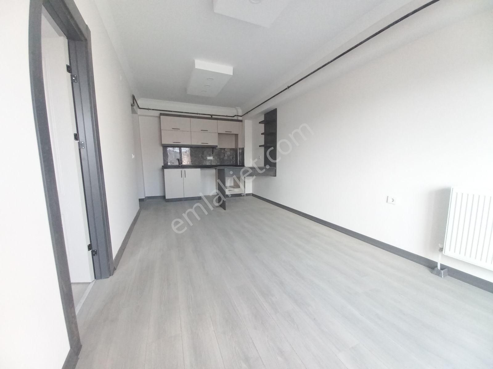 Şehir Merkezinde Satılık Sıfır 1+1 - Görsel 3