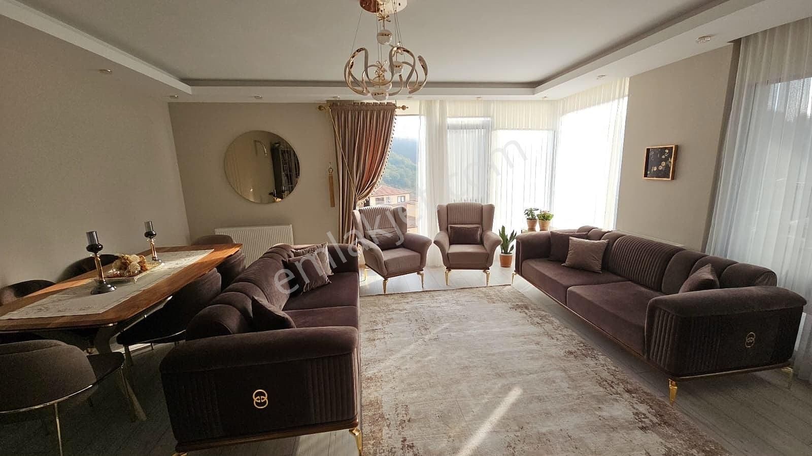 Araklı'da Güvenlikli Sitede Taşınmaya Hazır 3+1 Daire | Tekce