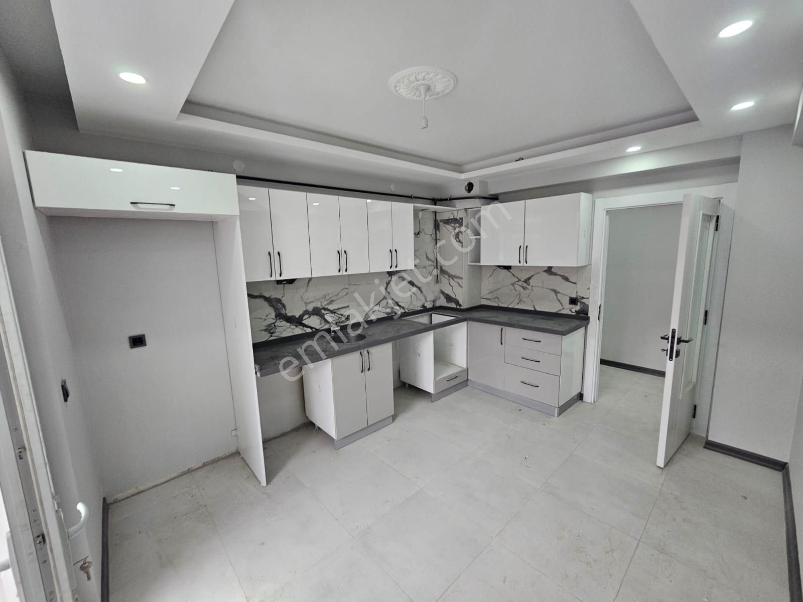 Recep Ümit Emlak'tan Esenli Caddesi Yakını Satılık Sıfır Lüx 2+1 Daire