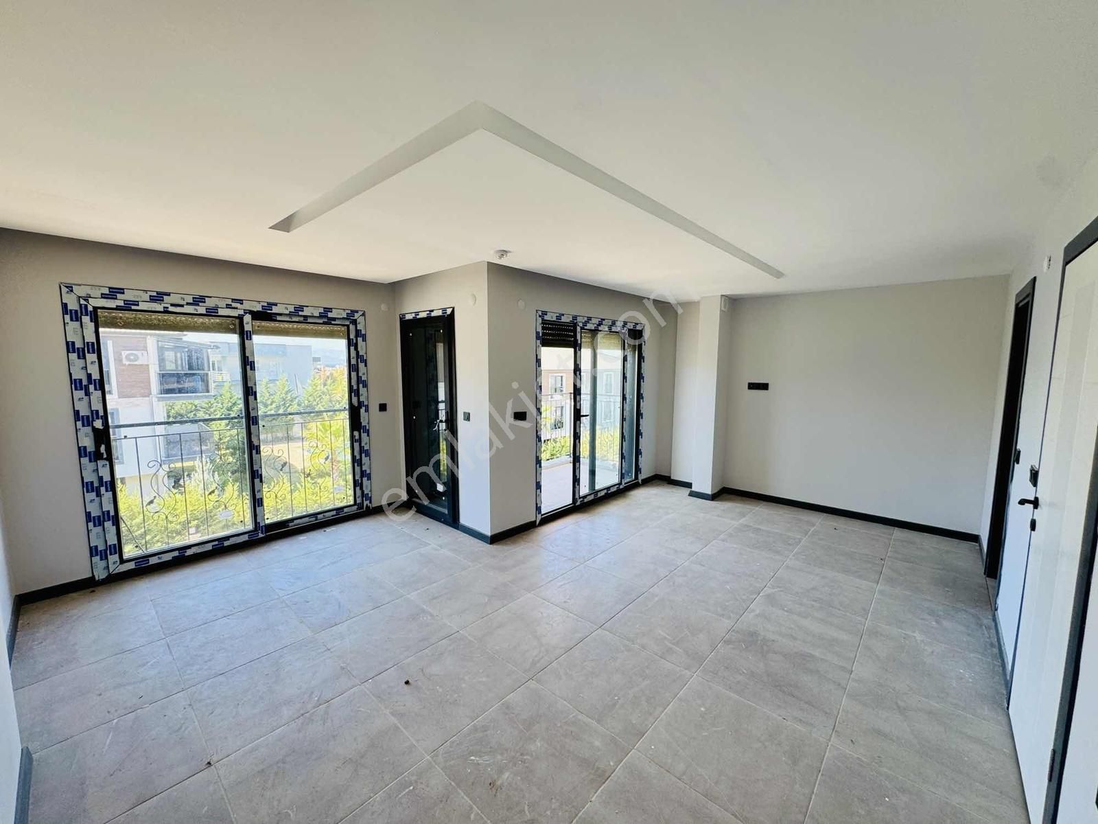 Kuşadası Davutlar'da Asansörlü Tek Müstakil 3+1 Tripleks Villa - Görsel 20