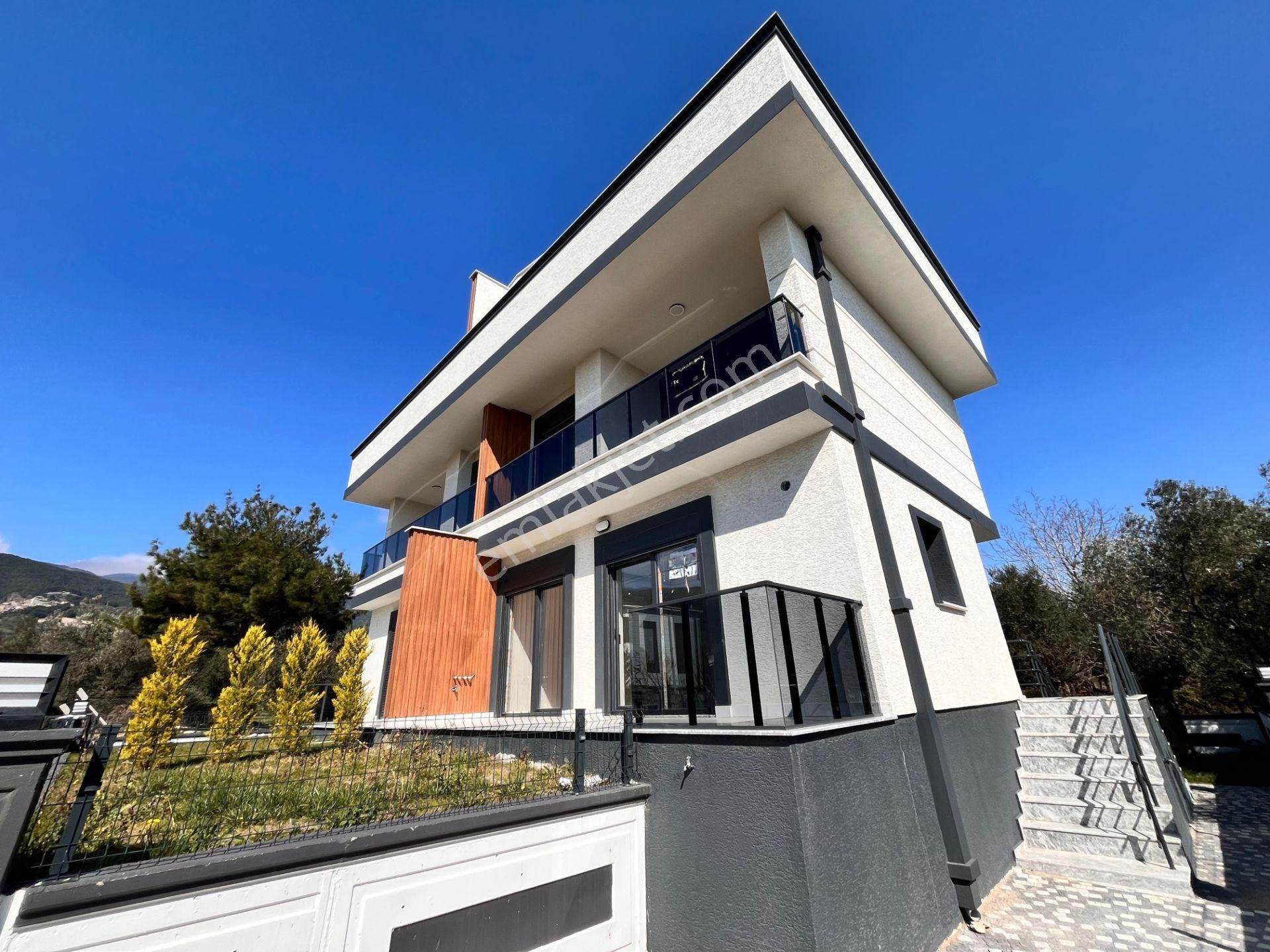 Parstan Gürede Deniz Ve Dağ Manzaralı Bahçeli 4+1 Villa
