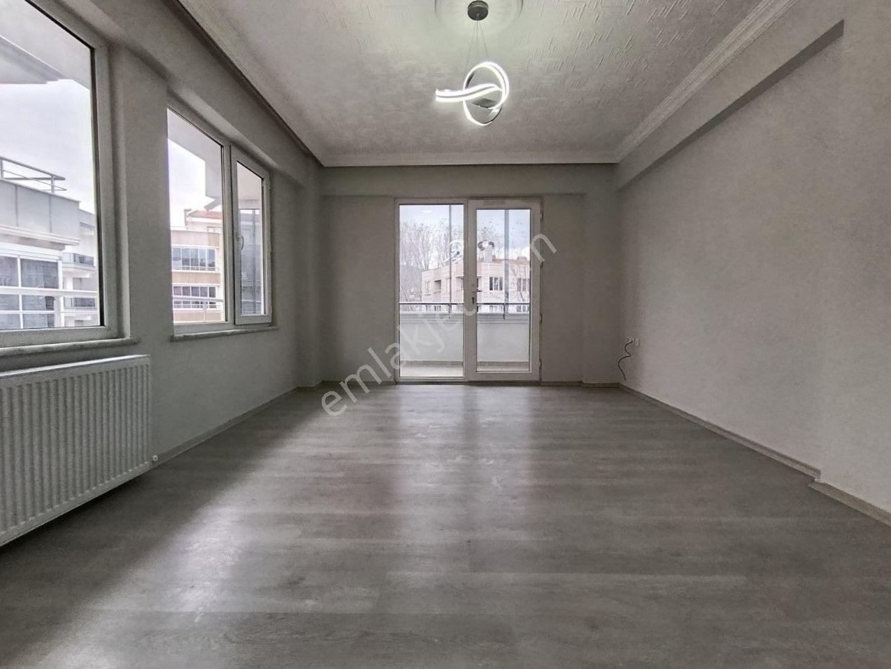 Akçayda Doğalgazlı Ayrı Mutfaklı Full Yapılı Ön Cephe 2+1 Daire - Görsel 6