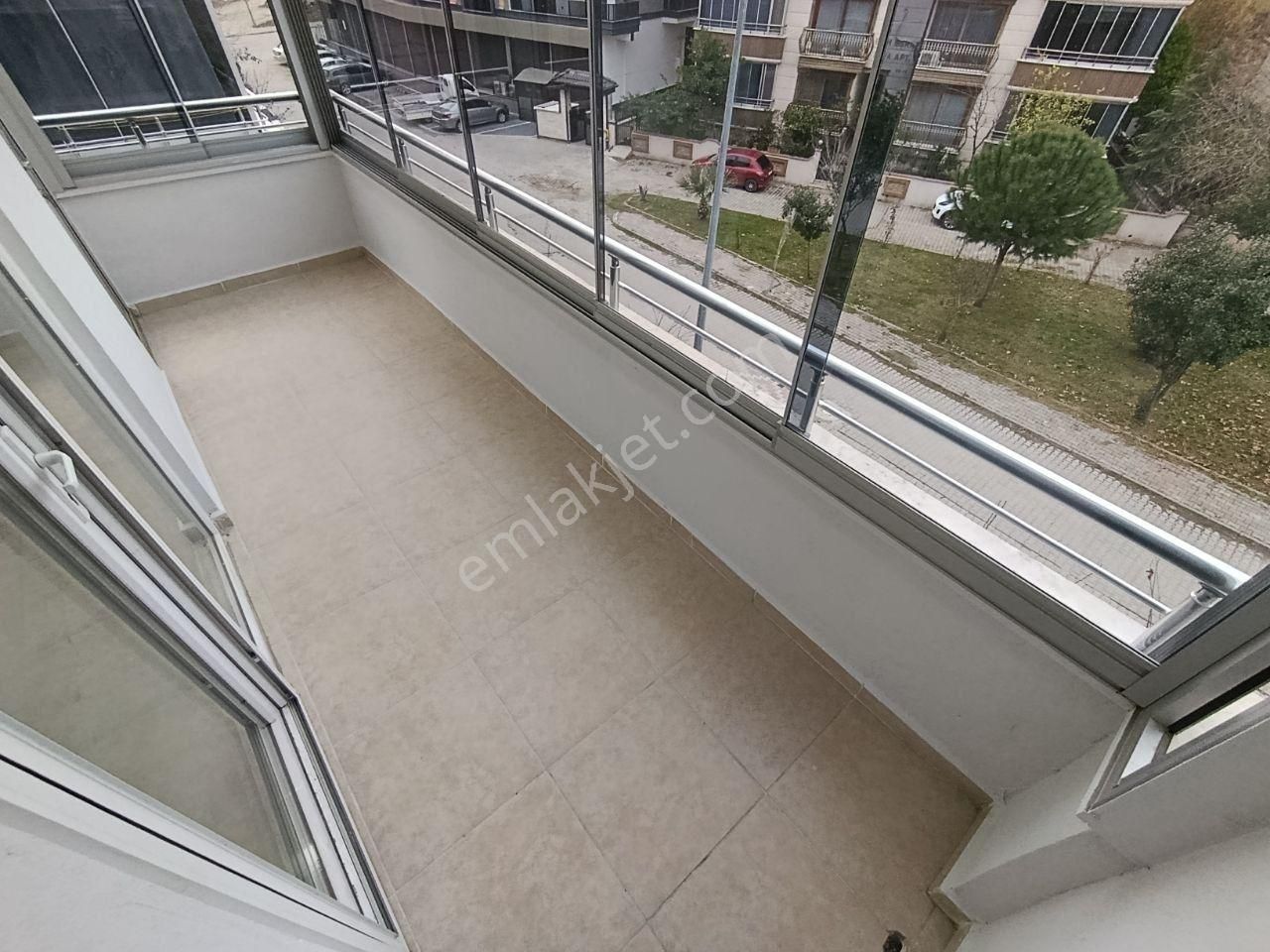 Akçayda Doğalgazlı Ayrı Mutfaklı Full Yapılı Ön Cephe 2+1 Daire - Görsel 11