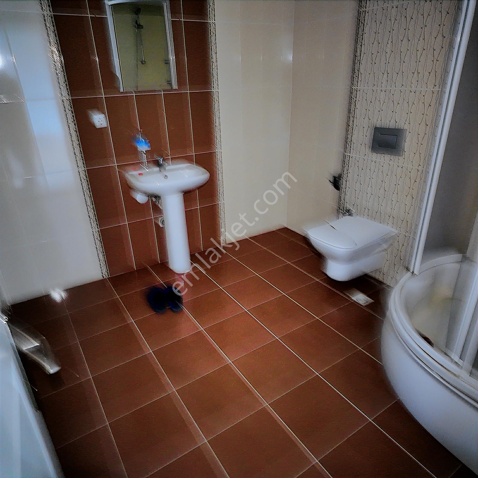 Hürriyet Mahallesi 4+1 220m2 Teraslı Ferah Dubleks Kiralık Daire - Görsel 20