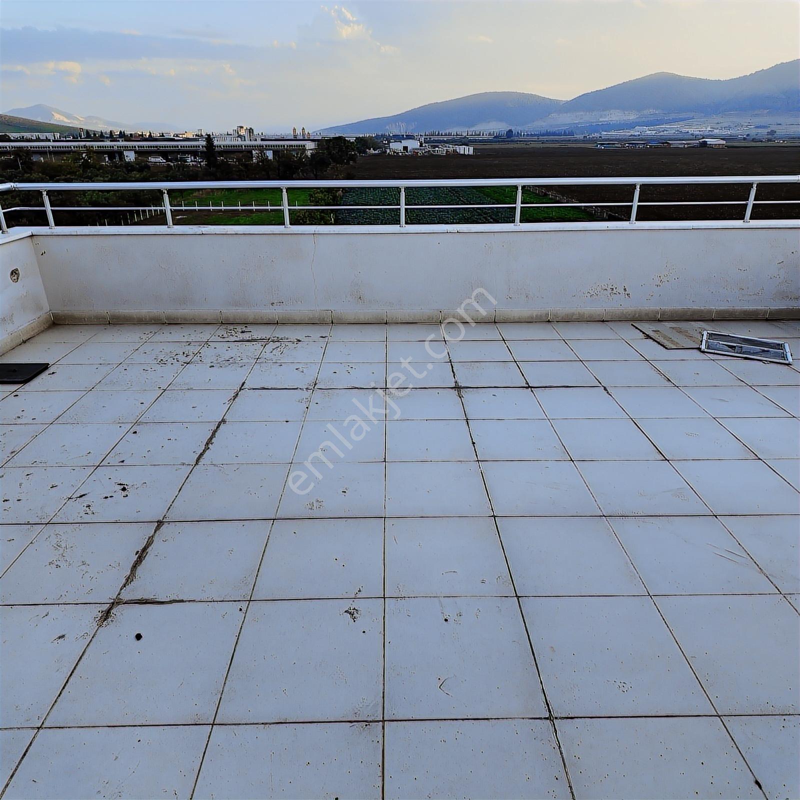 Hürriyet Mahallesi 4+1 220m2 Teraslı Ferah Dubleks Kiralık Daire - Görsel 15