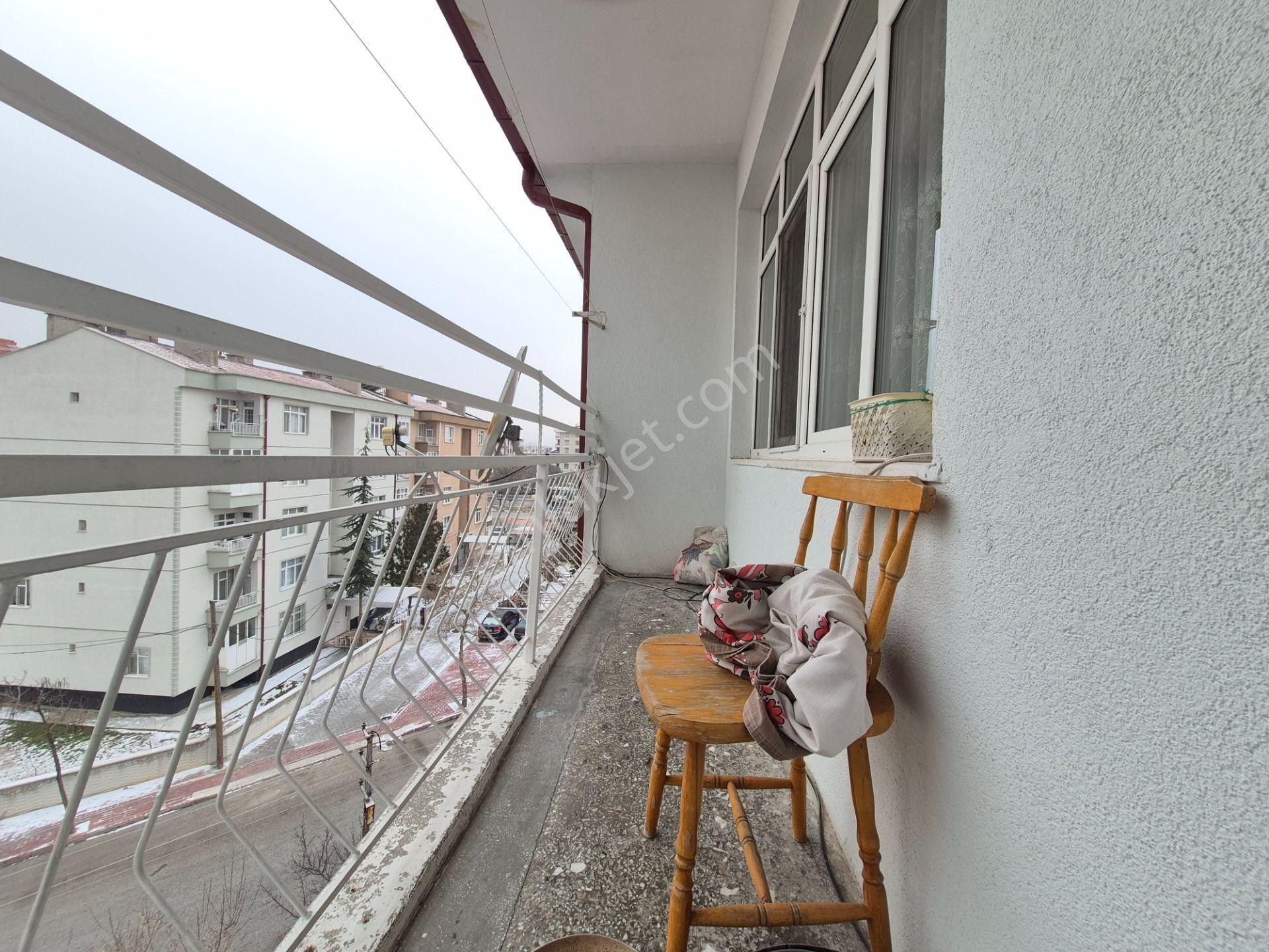 Selçuklu Şeyhşamil Mah. Barış Caddesi'^ne Cephe 3+1 Masrafsız Satılık Fırsat Daire - Görsel 3