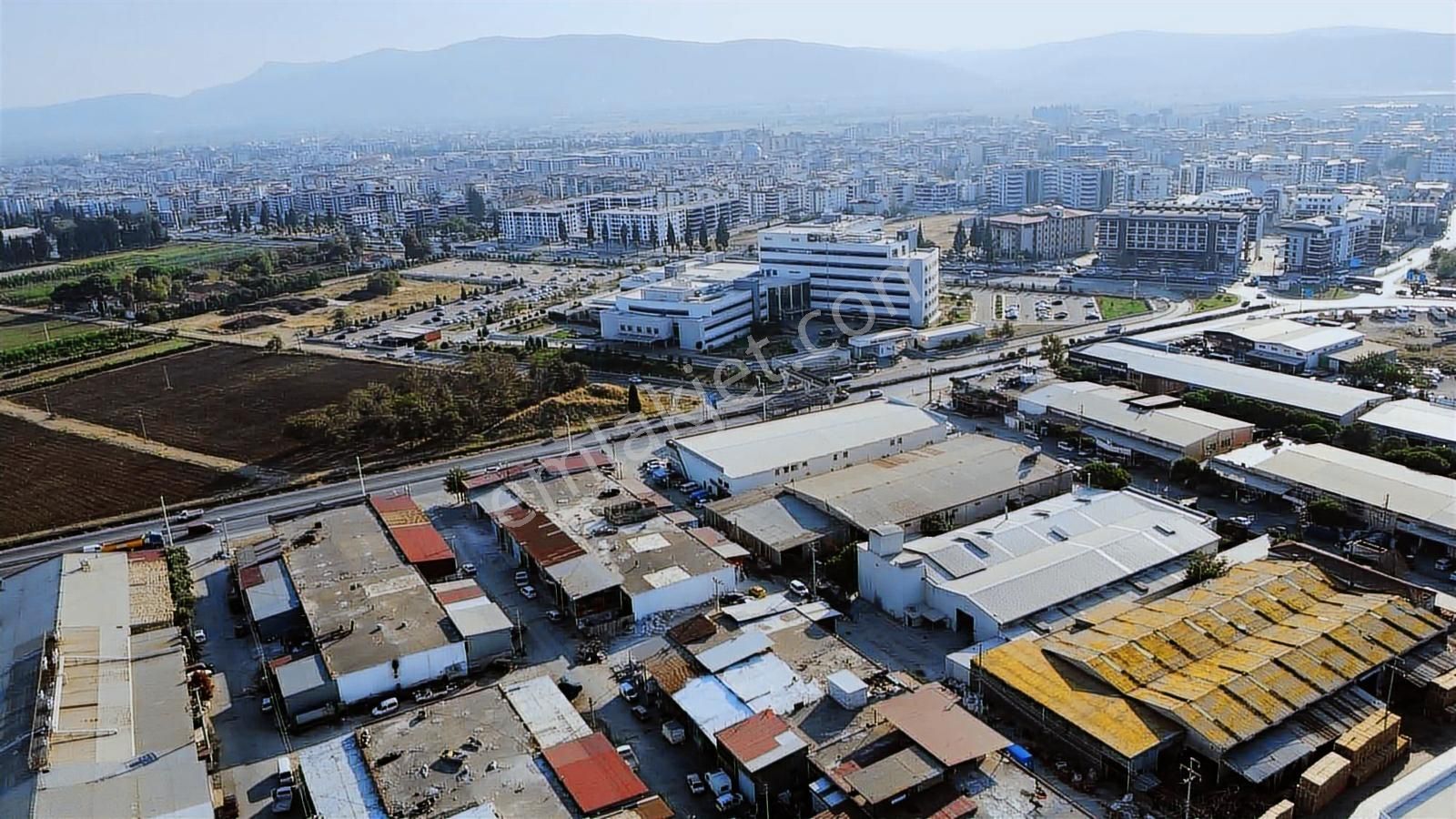 Torbalı Atatürk Sanayi Sitesinde Kiralık Vinçli Dükkan - Görsel 25
