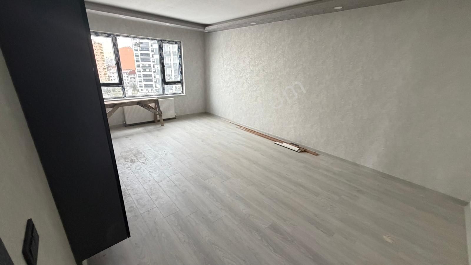 Törekent Mevlana Mahallesinde Site İçerisinde Ebeveyn Banyolu Muhteşem Yapılı 3+1 Satılık Daire - Görsel 9