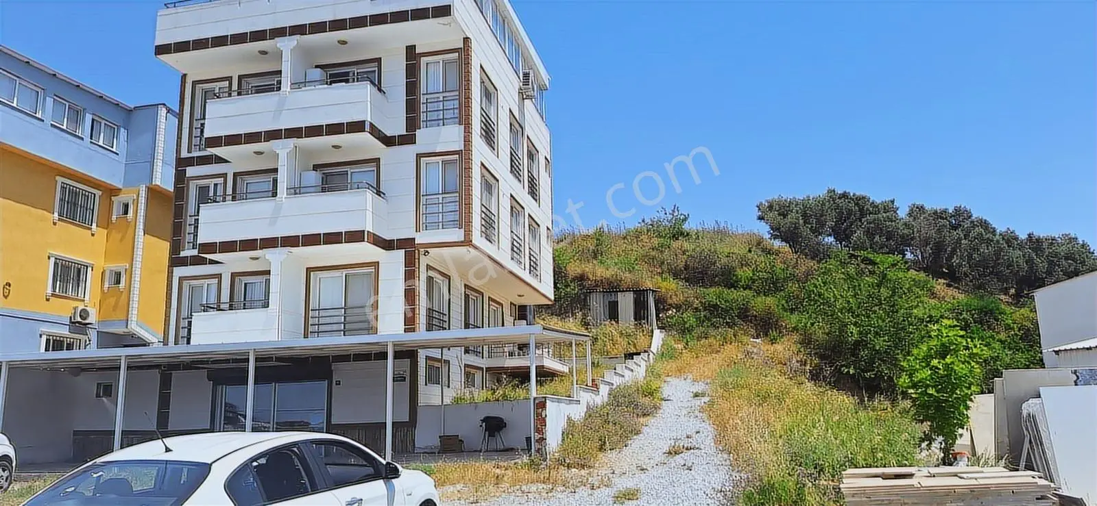 Remax Arma'dan Davutlar'da Villa Veya 3 Katlı Konut Arsası - Görsel 3