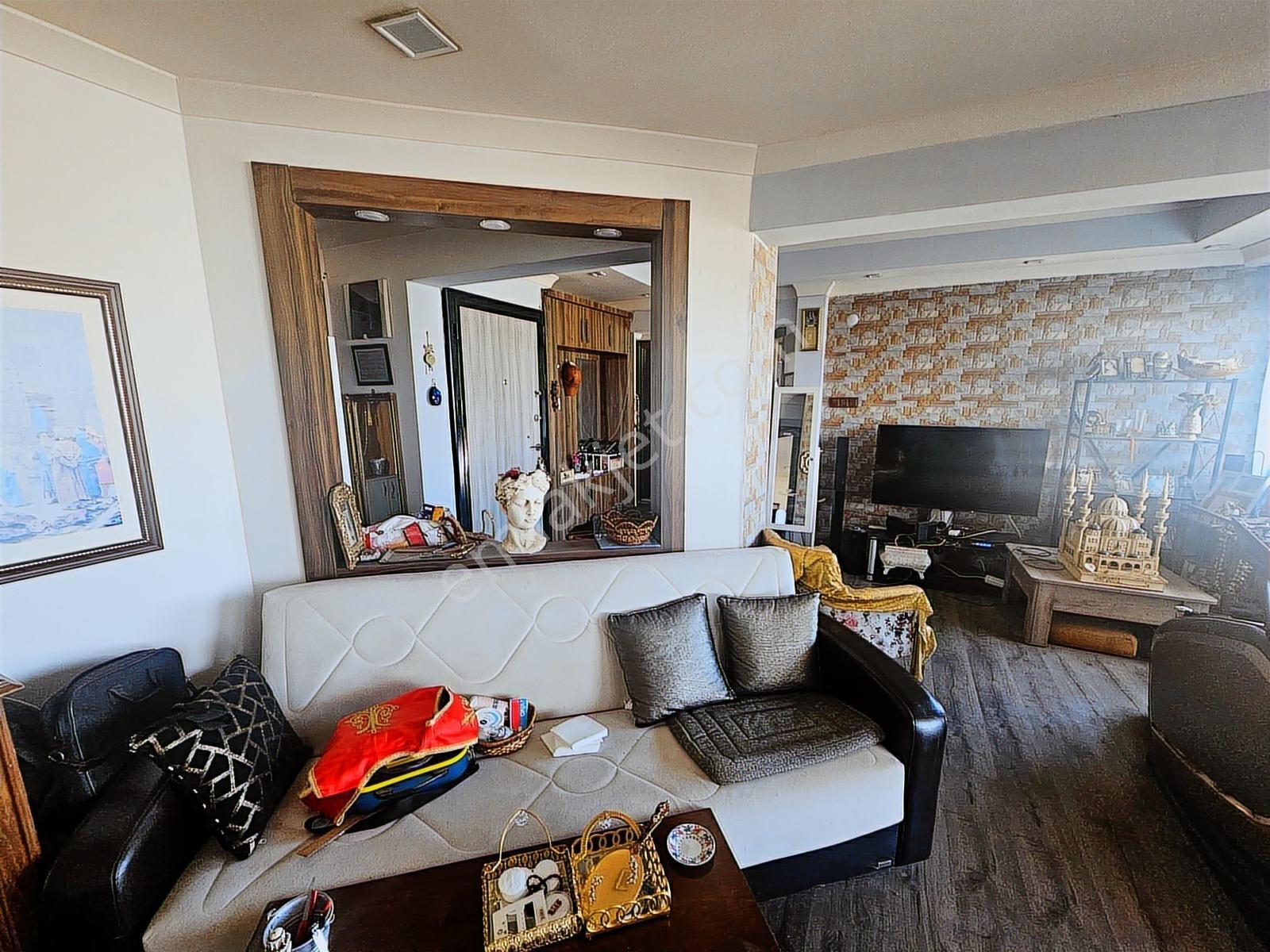 Üçyolda Deniz Manzaralı Satılık Geniş 2+1 Tadilatlı Daire - Görsel 11