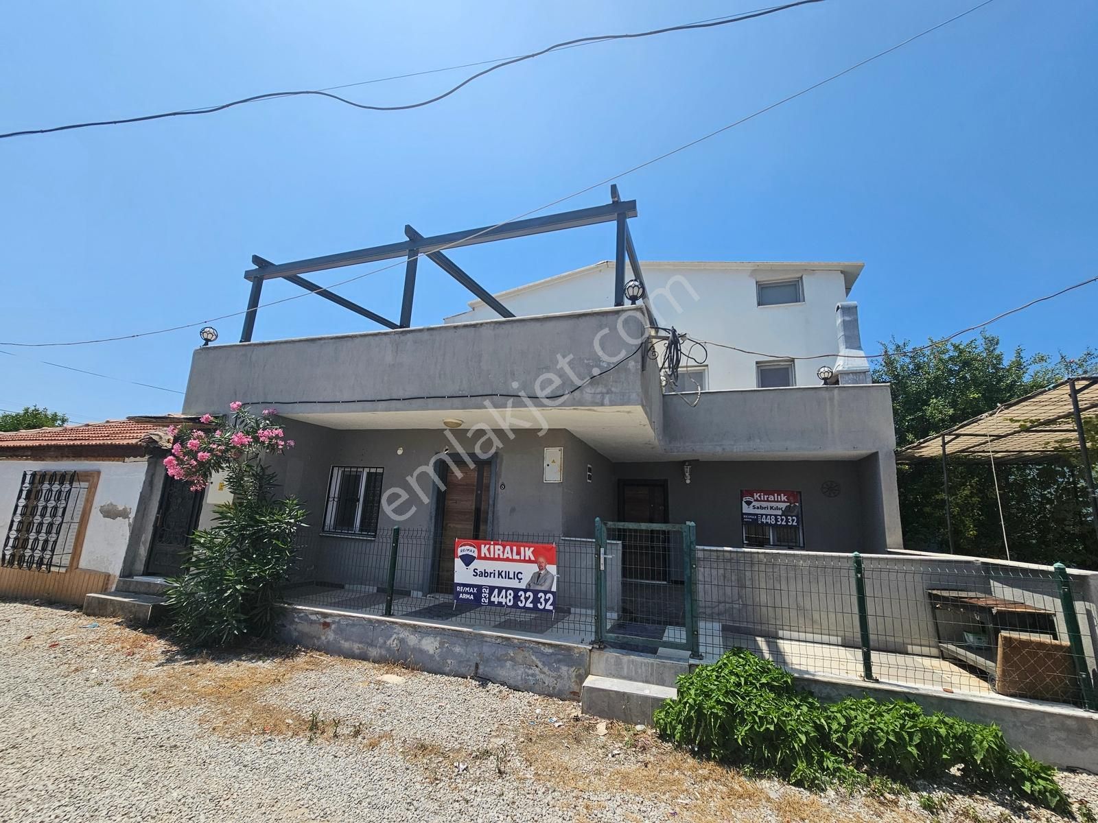 Koşarak Denize 10 Saniye Kiralık Müstakil Ev - Daireler