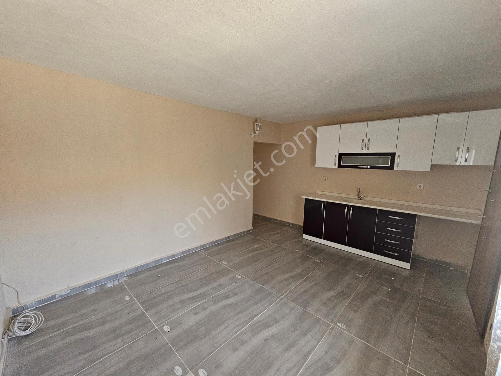 Koşarak Denize 10 Saniye Kiralık Müstakil Ev - Daireler - Görsel 2