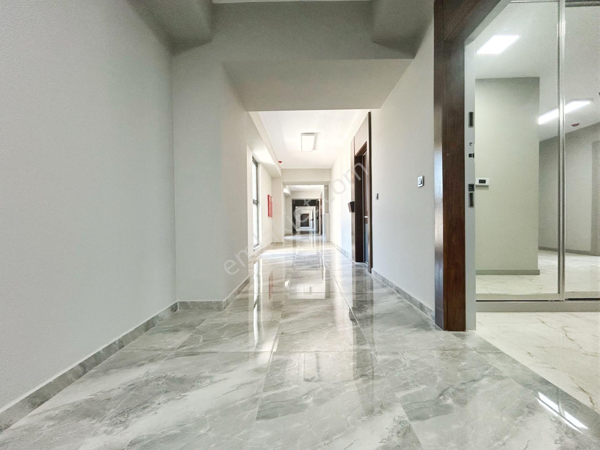 Edremit Özdemir Plaza'da Takaslı 116 M2 Satılık Kat Ofisi - Görsel 26