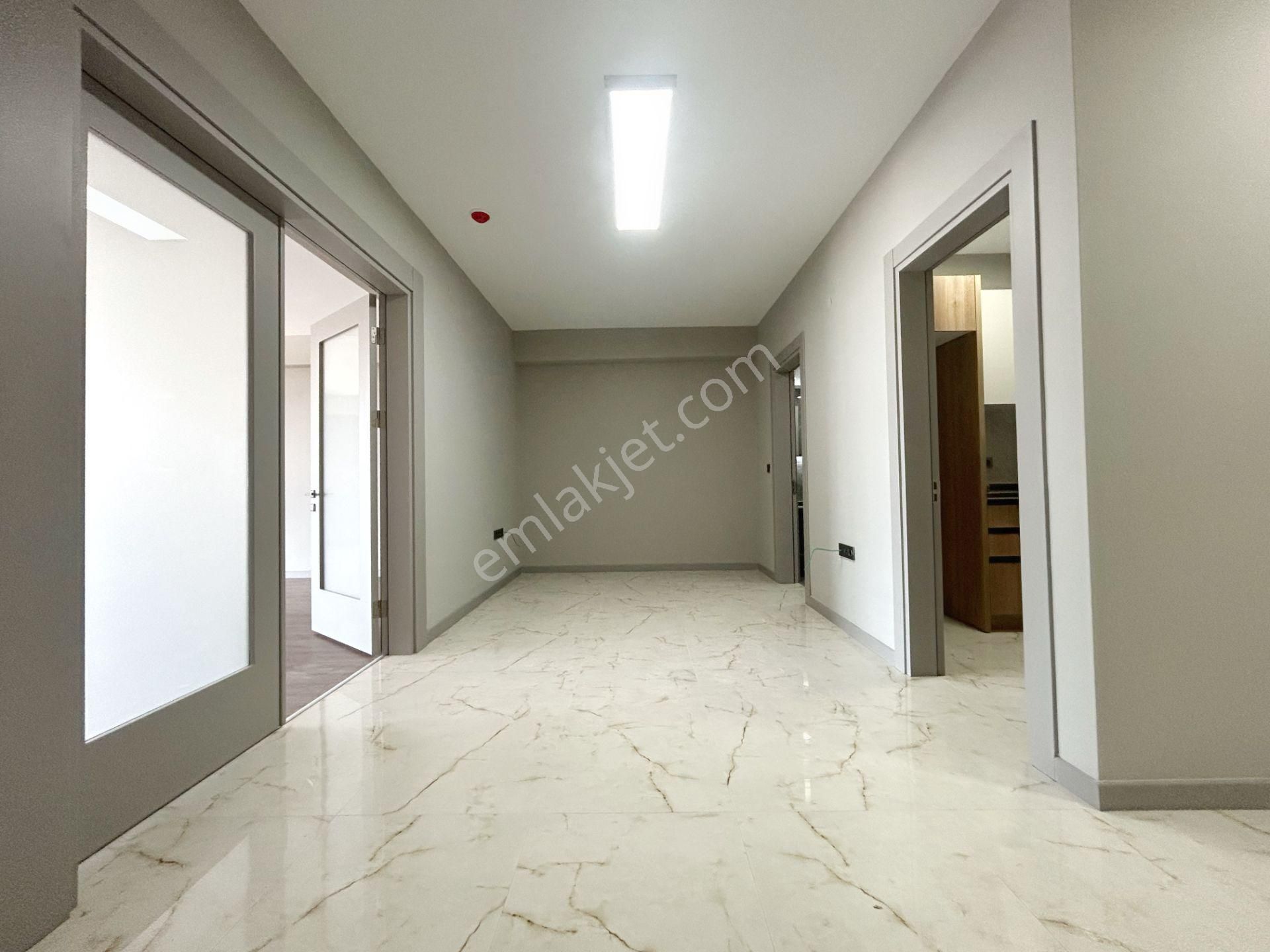 Edremit Özdemir Plaza'da Takaslı 116 M2 Satılık Kat Ofisi - Görsel 8