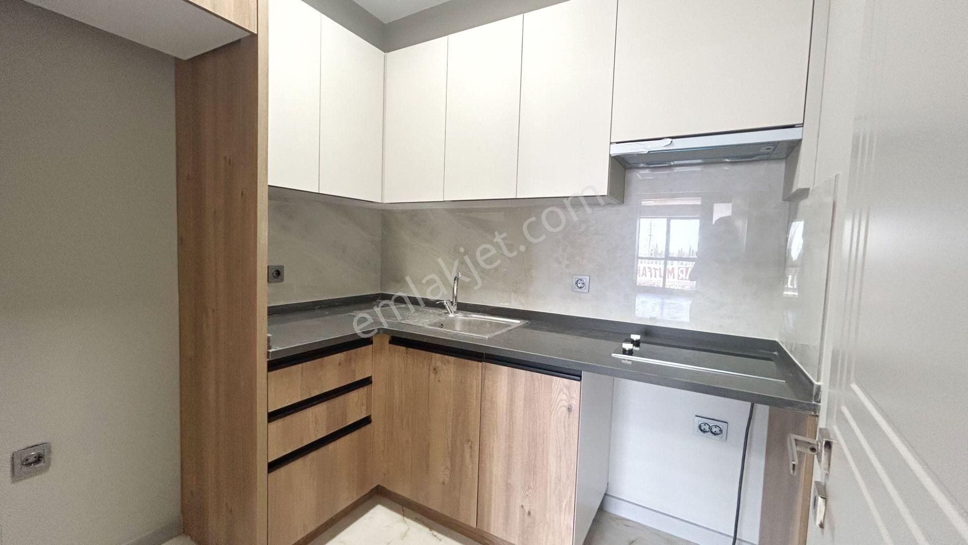 Edremit Özdemir Plaza'da Takaslı 116 M2 Satılık Kat Ofisi - Görsel 11