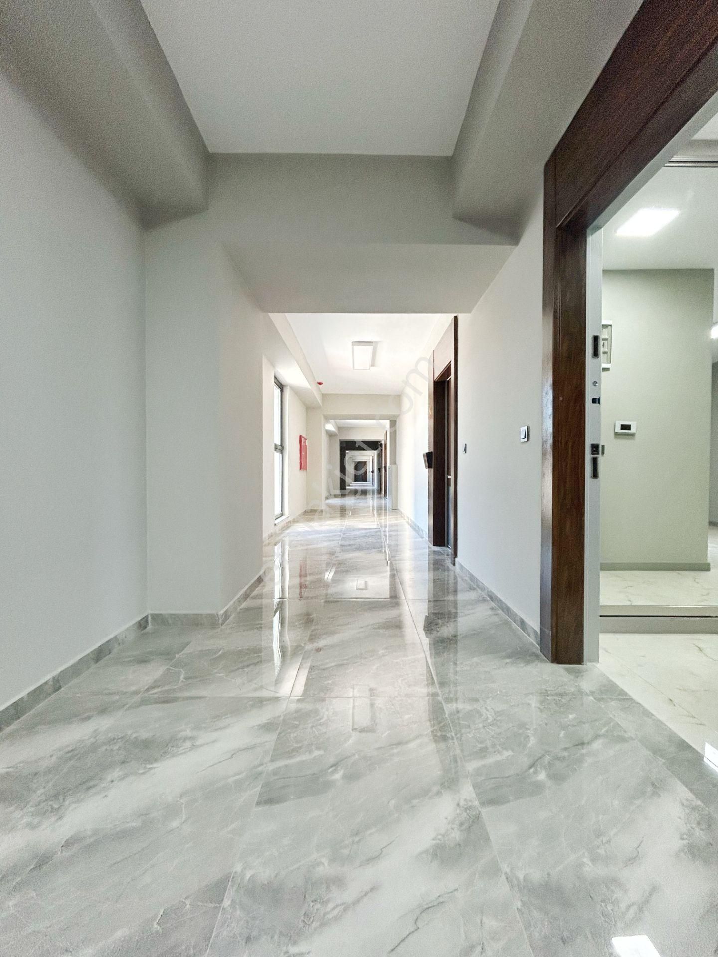 Edremit Özdemir Plaza'da Takaslı 116 M2 Satılık Kat Ofisi - Görsel 23