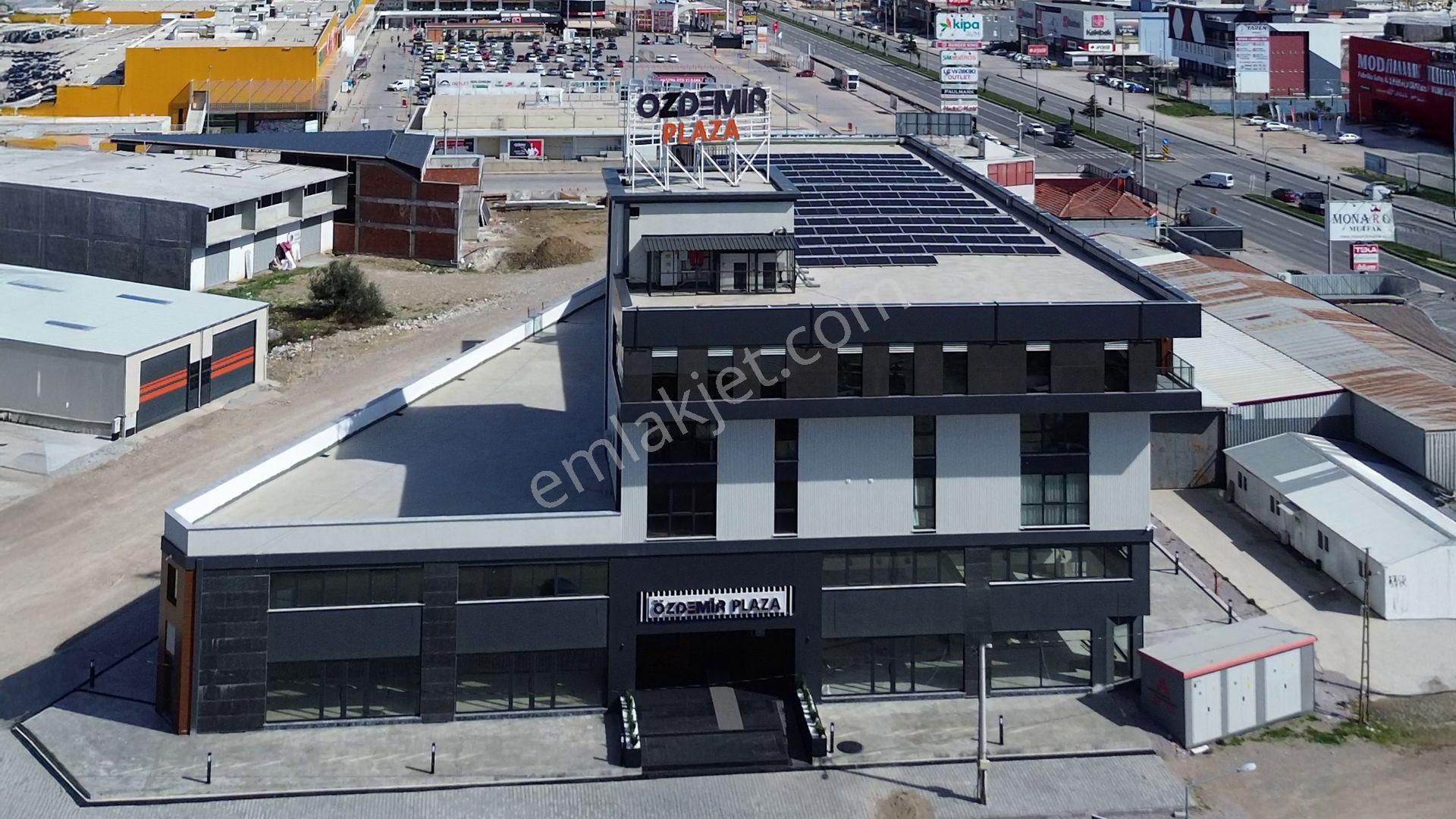 Edremit Özdemir Plaza'da Takaslı 116 M2 Satılık Kat Ofisi