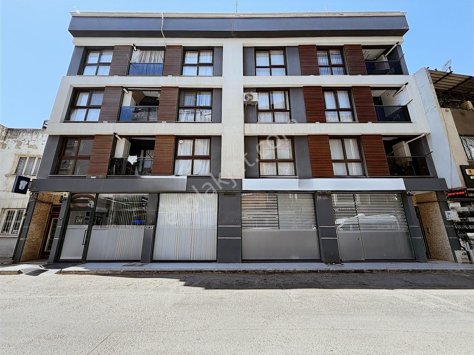 Acil K0zağaç Meydanda 360 M² Fırsat Dükkan