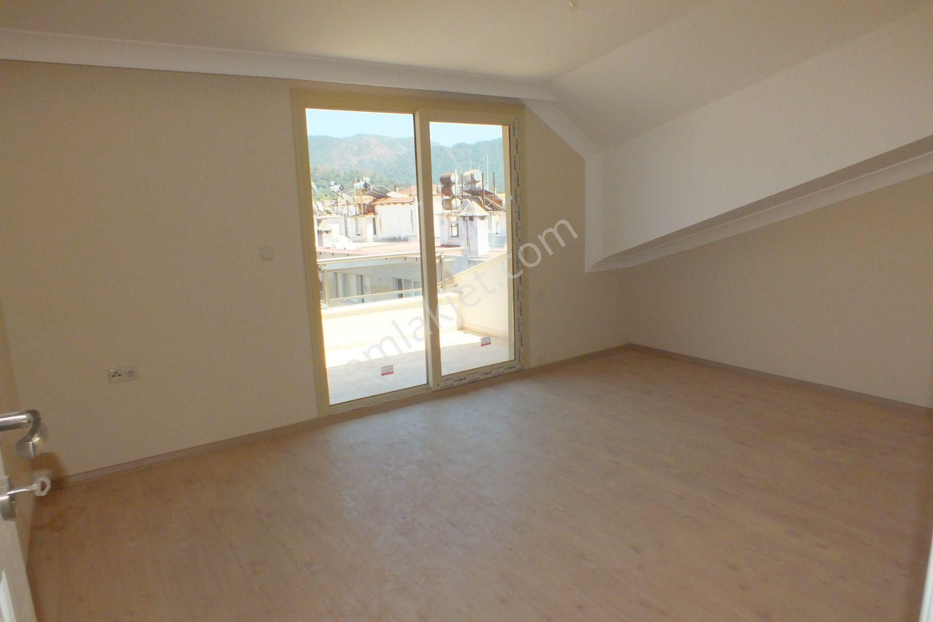 Marmaris'te Harika Konumda Ve Deniz Gören 4 Oda 1 Salon Satılık Dubleks Daire Sunuyoruz - Görsel 16