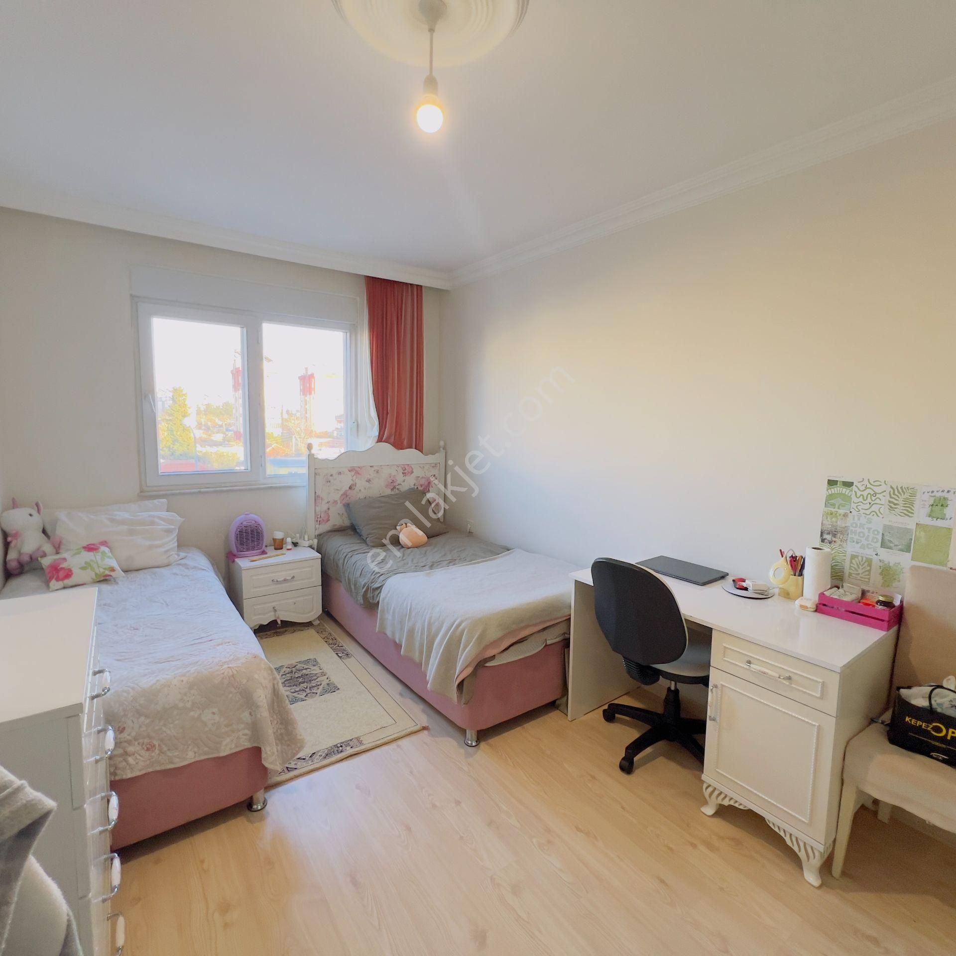 Cadde Üstü Ayrı Mutfaklı Asansörlü Geniş 3+1 - Görsel 9