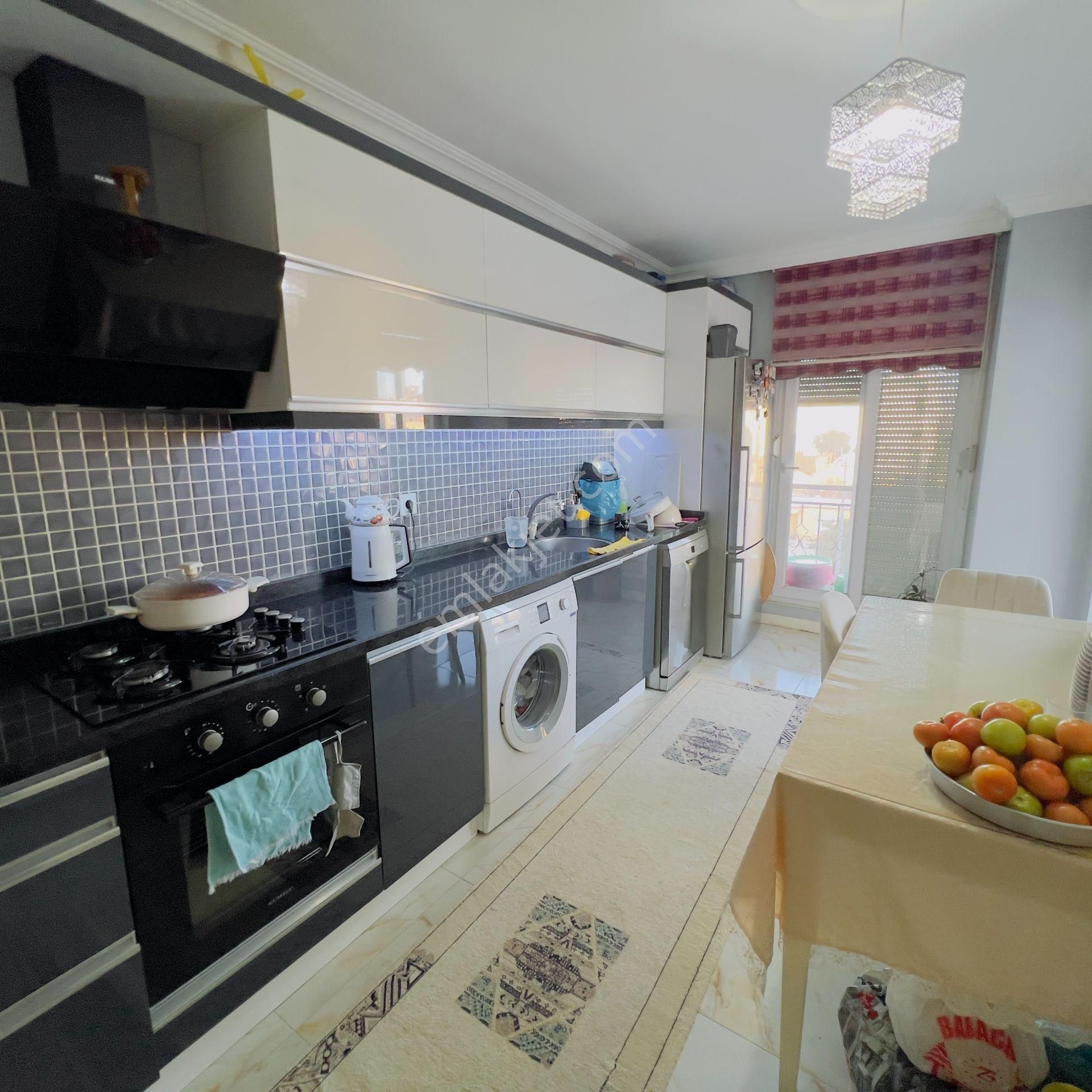 Cadde Üstü Ayrı Mutfaklı Asansörlü Geniş 3+1 - Görsel 3