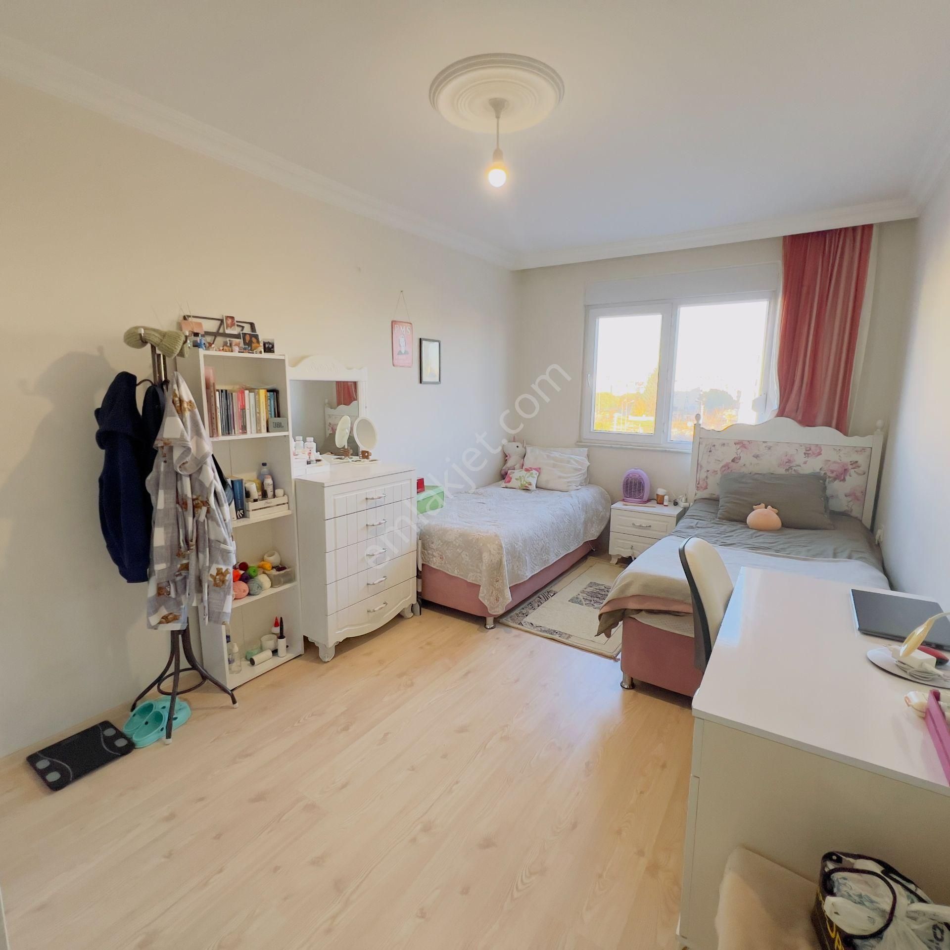 Cadde Üstü Ayrı Mutfaklı Asansörlü Geniş 3+1 - Görsel 8