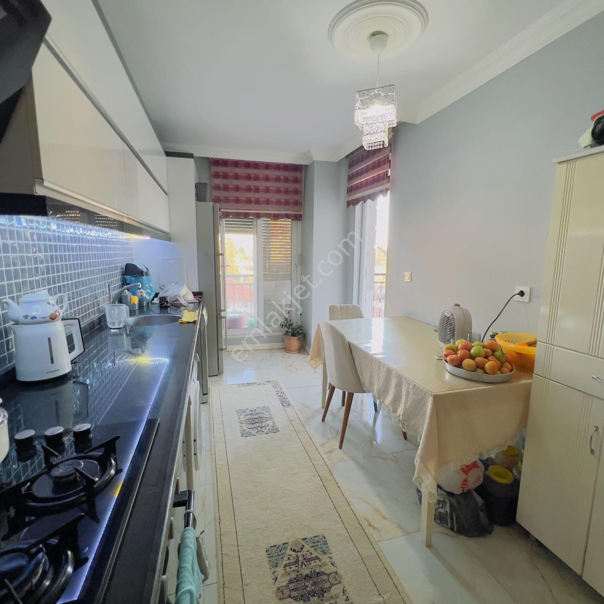 Cadde Üstü Ayrı Mutfaklı Asansörlü Geniş 3+1 - Görsel 4