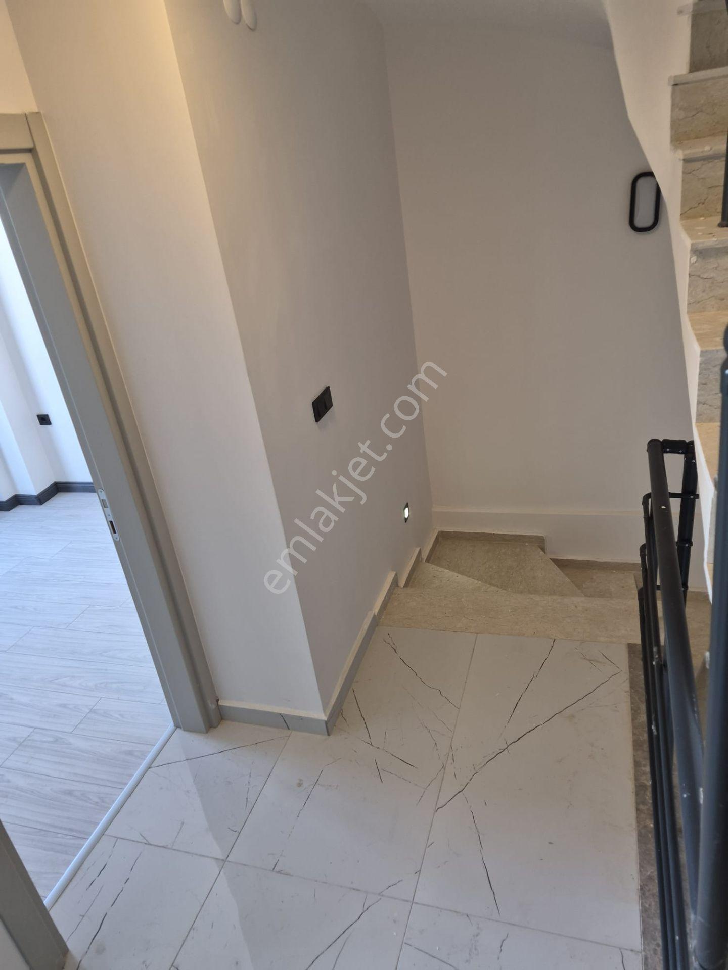 Müstakil Bahçe Ve Havuzlu Sıfır 3+1 Villa - Görsel 14