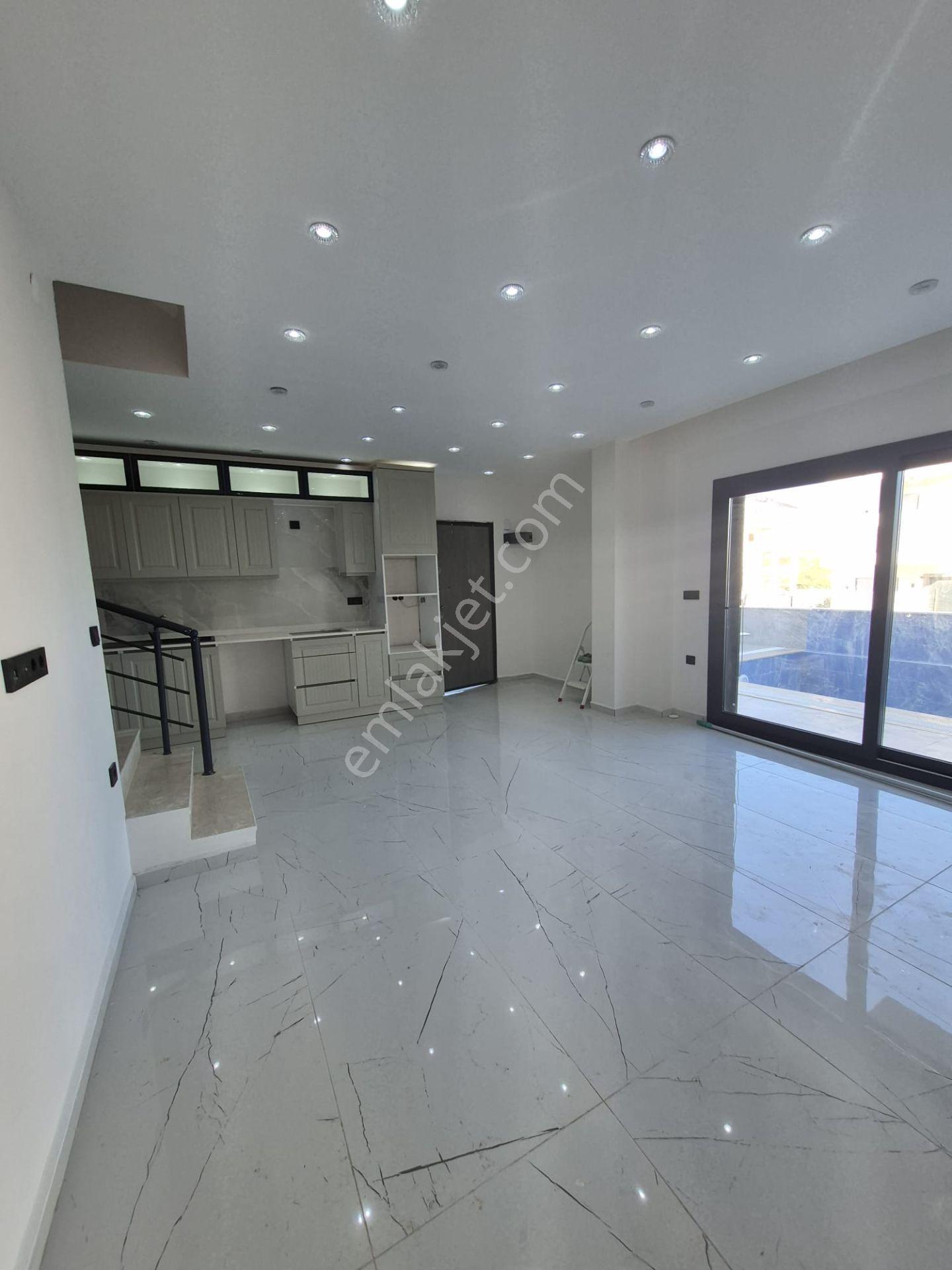 Müstakil Bahçe Ve Havuzlu Sıfır 3+1 Villa - Görsel 17