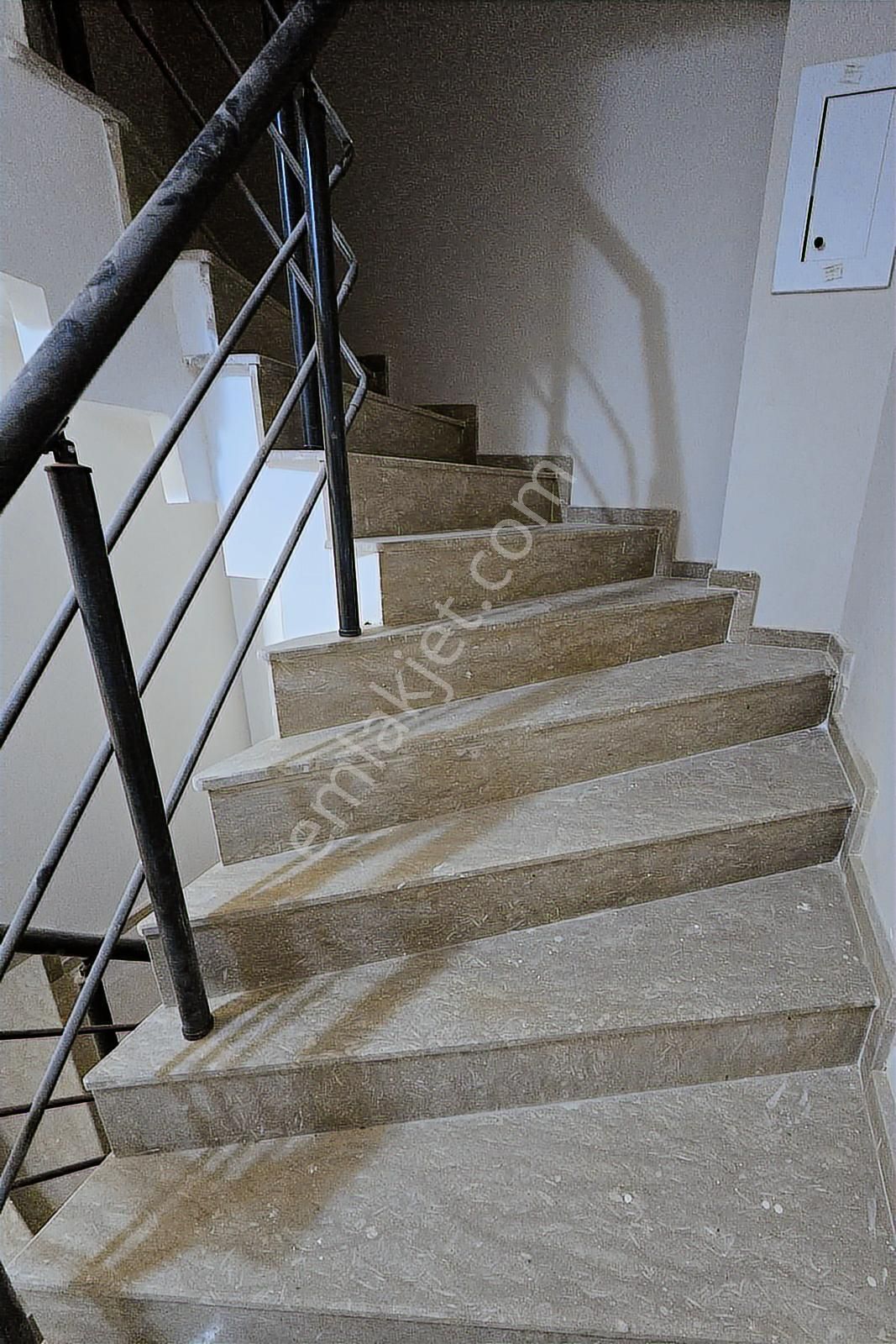 Üçkuyular Demokrası Ünıversıtesı Yakını Arakat Satılık Sıfır 2+1 - Görsel 7