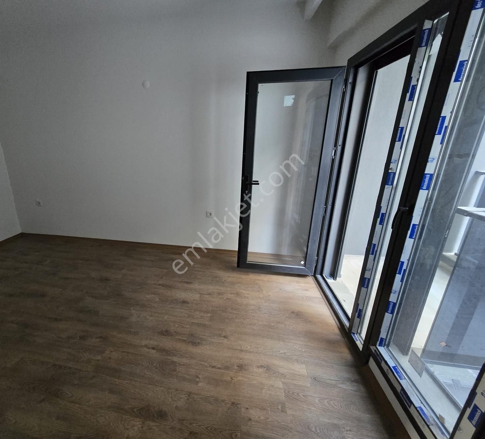 Üçkuyular Demokrası Ünıversıtesı Yakını Arakat Satılık Sıfır 2+1 - Görsel 10