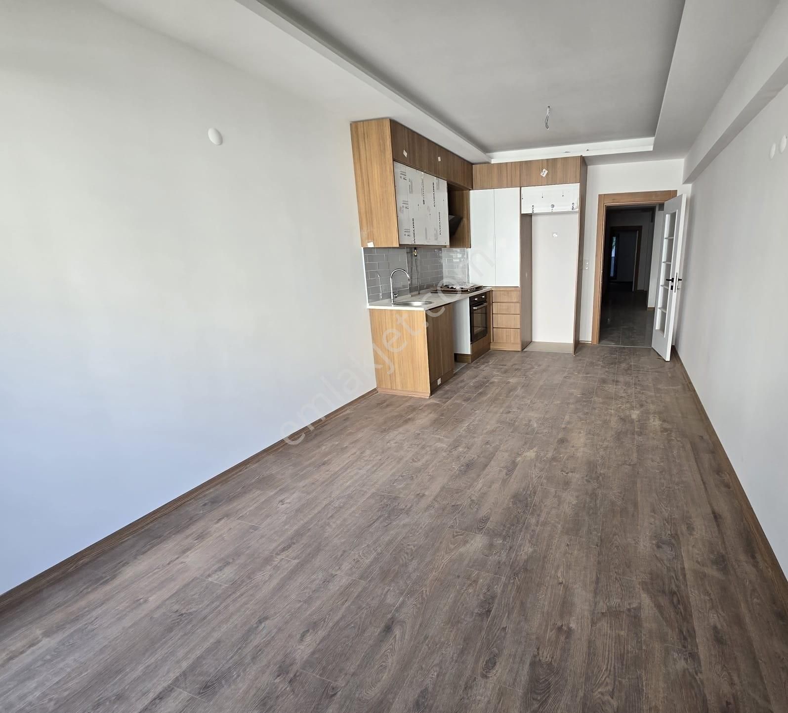 Üçkuyular Demokrası Ünıversıtesı Yakını Arakat Satılık Sıfır 2+1 - Görsel 17