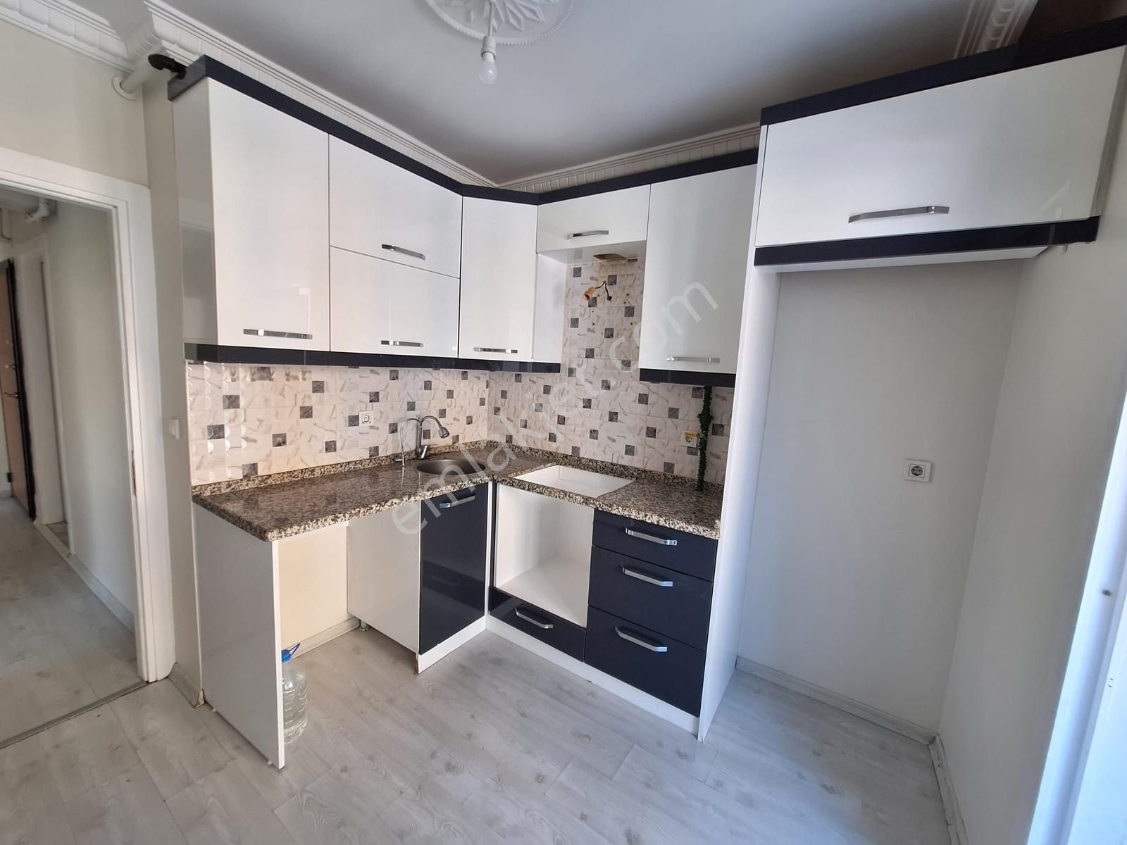 İzmır Buca Yıldız Mh. D.gazlı Kiralık 2+1 Daıre - Görsel 7