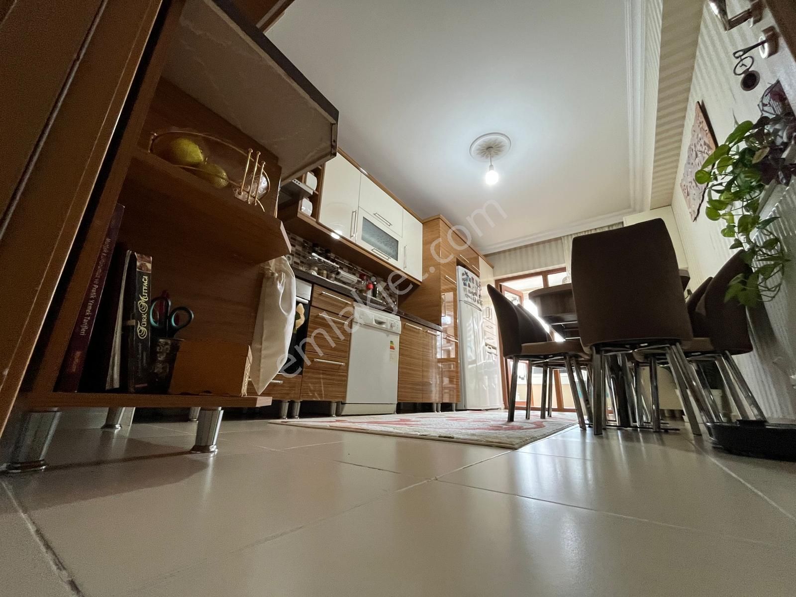 Pursaklar Mehmet Zengin Emlak'tan Hastane Yakını 4.kat 3+1 Sitede Daire - Görsel 2