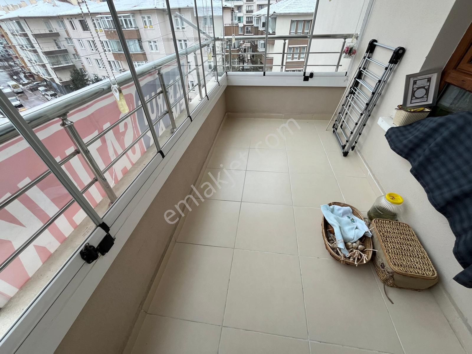 Pursaklar Mehmet Zengin Emlak'tan Hastane Yakını 4.kat 3+1 Sitede Daire - Görsel 42