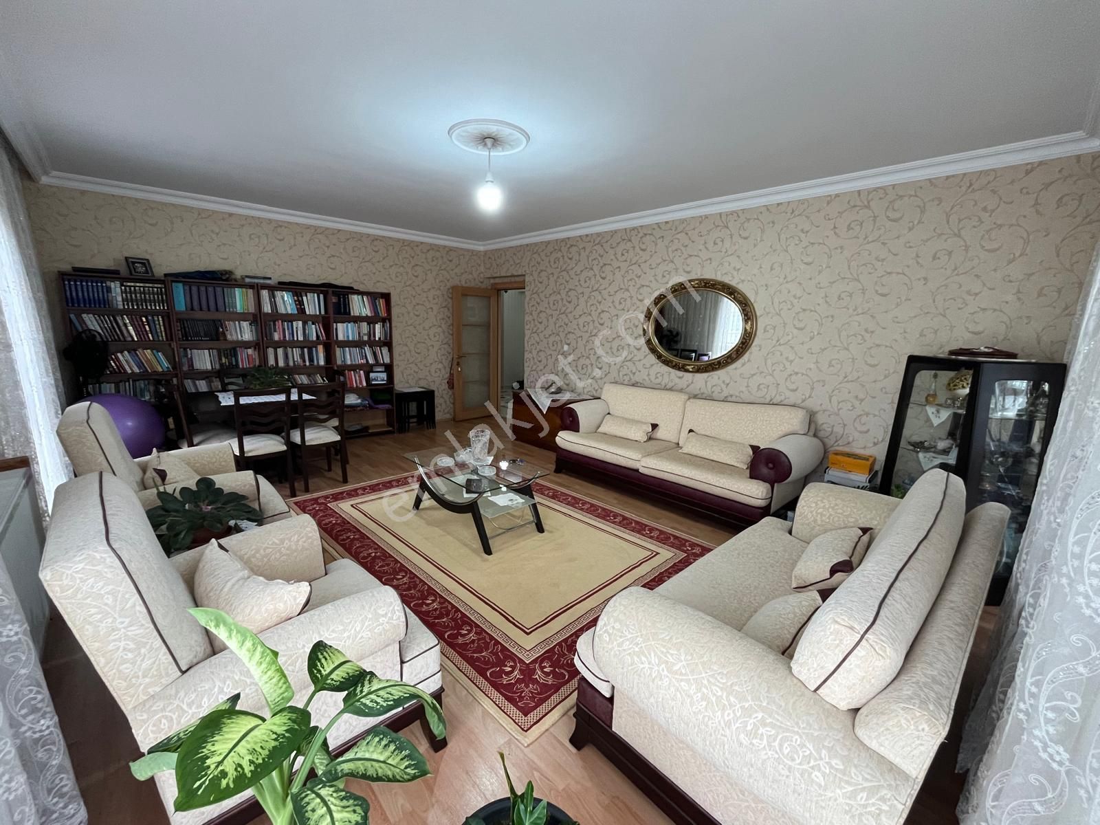 Pursaklar Mehmet Zengin Emlak'tan Hastane Yakını 4.kat 3+1 Sitede Daire - Görsel 14