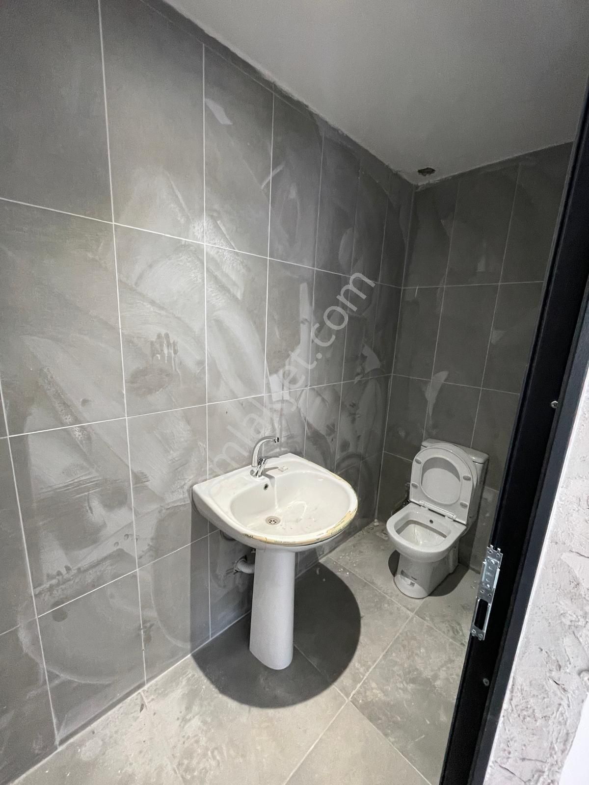 Doğadan Burgaz Otogar Yanı İzmir Yoluna Cephe Önü Geniş İşyeri - Görsel 3