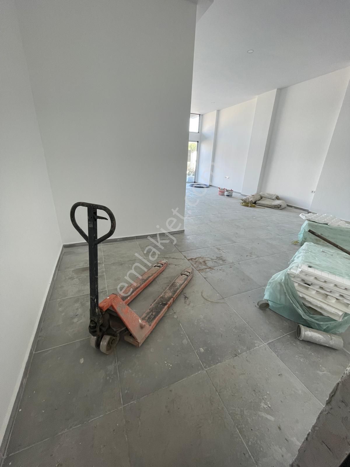 Doğadan Burgaz Otogar Yanı İzmir Yoluna Cephe Önü Geniş İşyeri - Görsel 7