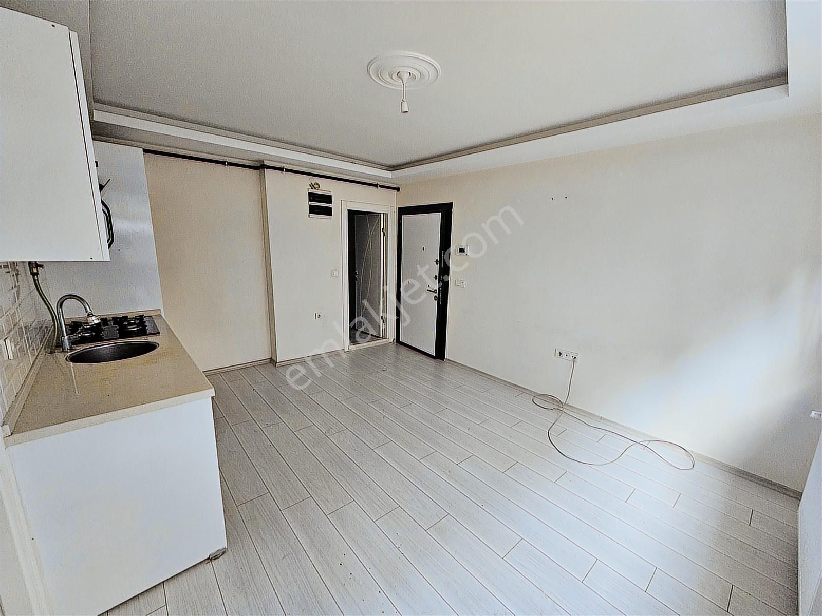 Bornova'da Merkezi Konum Pazaryeri Yakını Kiralık 1+1 Daire - Görsel 9