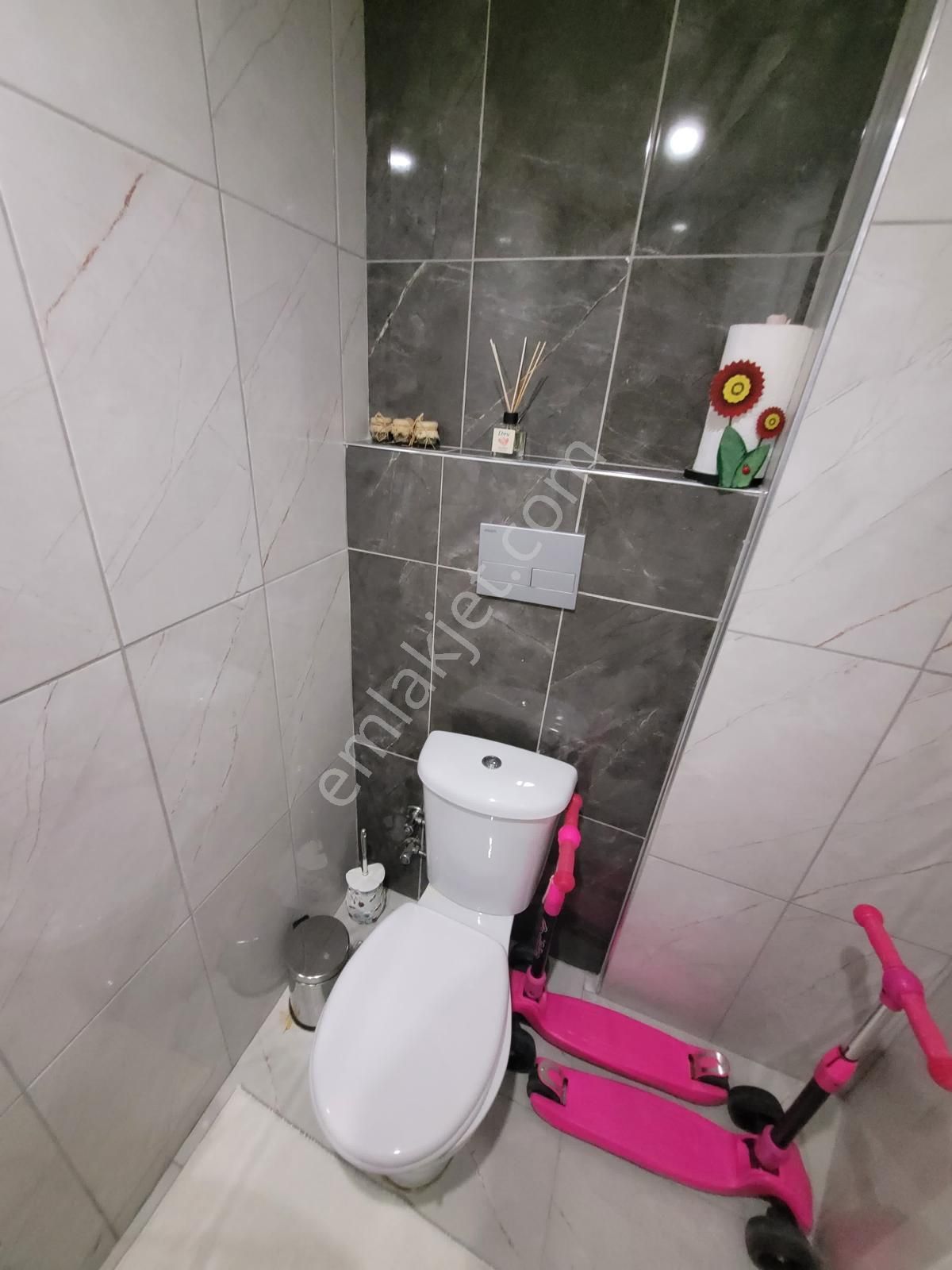 2+1 Karslılar 5-3katı 3yaşında Brüt Net 95m2 Dgaz Hasarsız Menderese 5dakika Yürüme 2banyo Bahçeli - Görsel 18